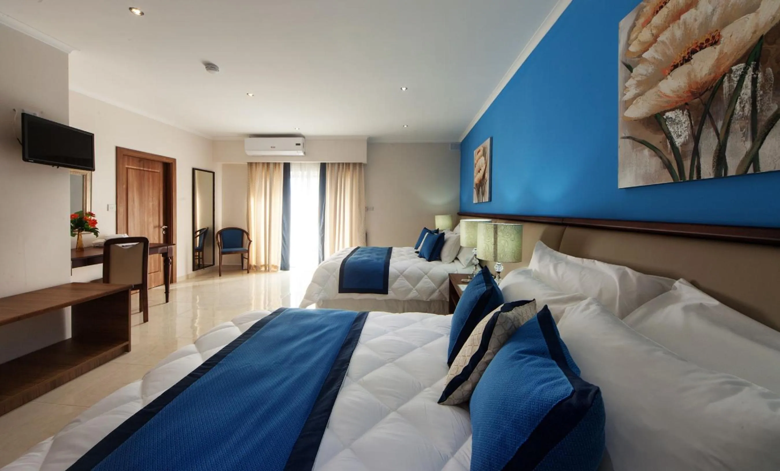 TV and multimedia, Bed in Port View Guesthouse