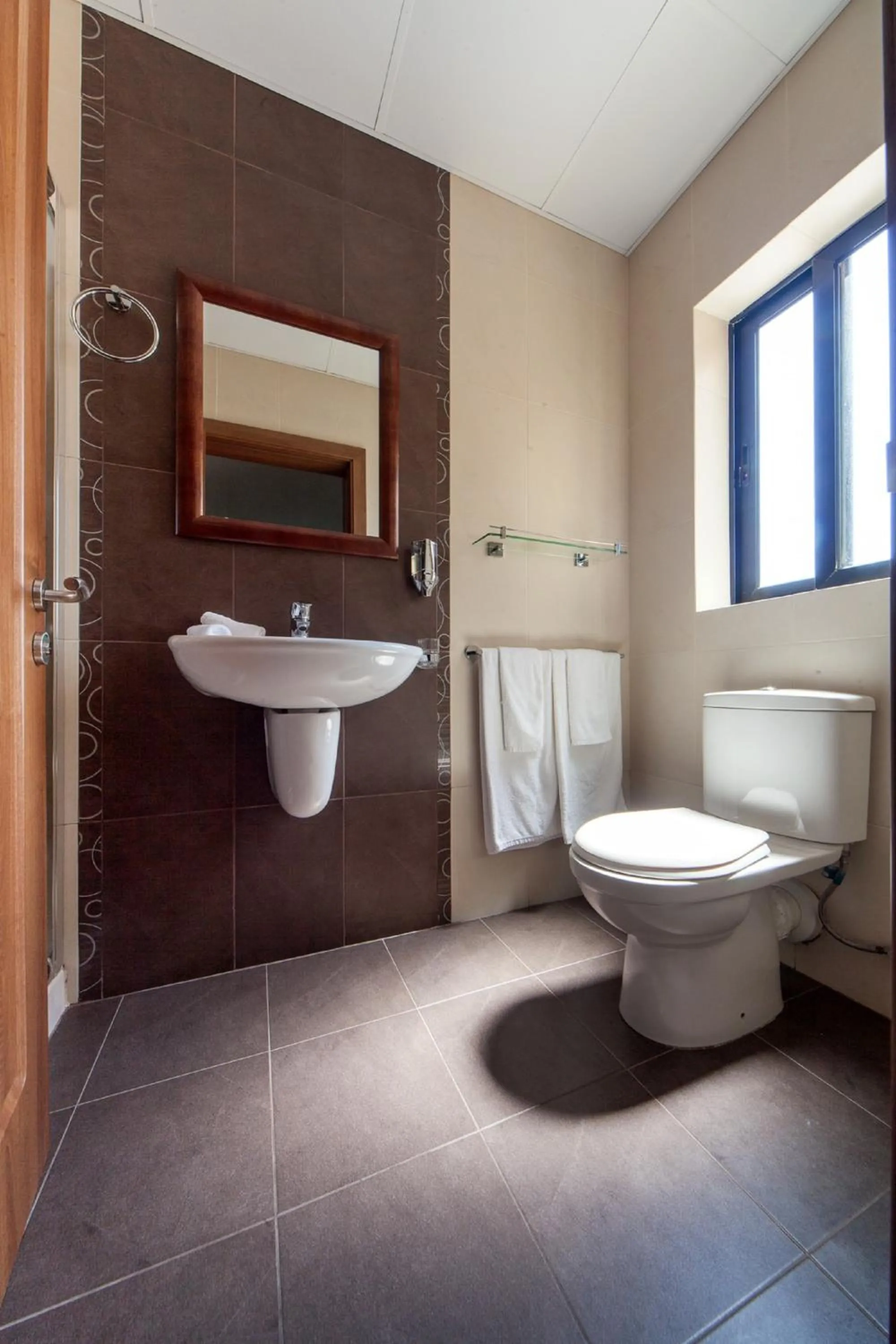 Shower in Port View Guesthouse