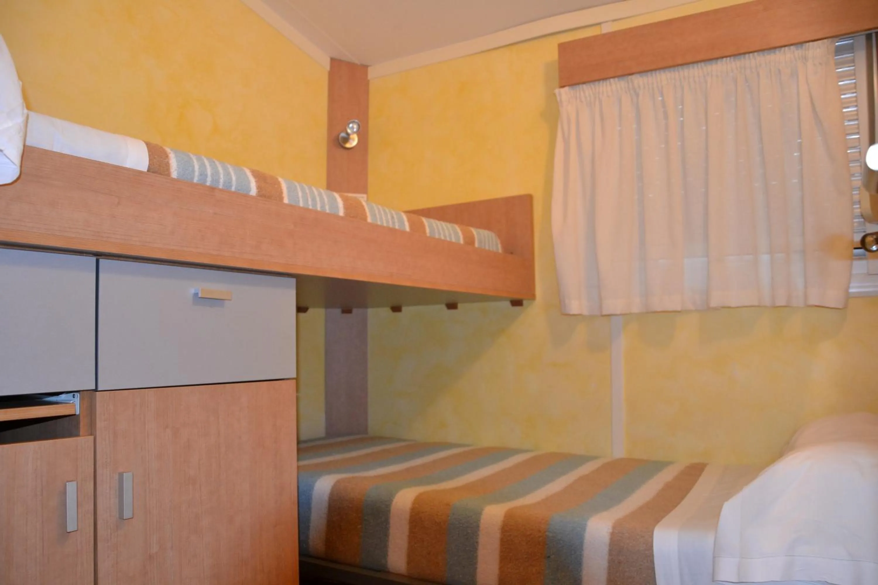bunk bed, Bed in Camping Fuentes Blancas