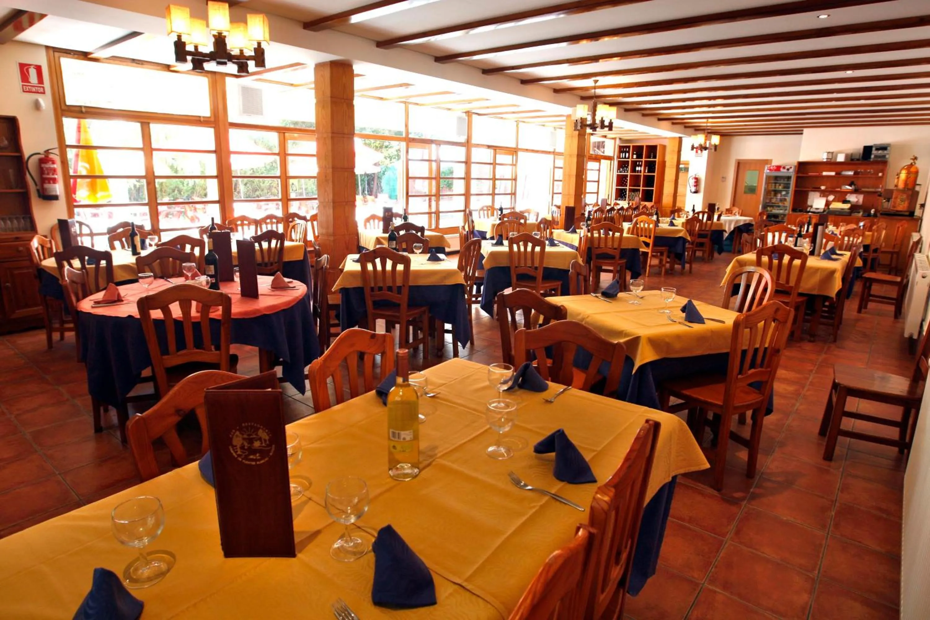 Restaurant/places to eat in Camping Fuentes Blancas