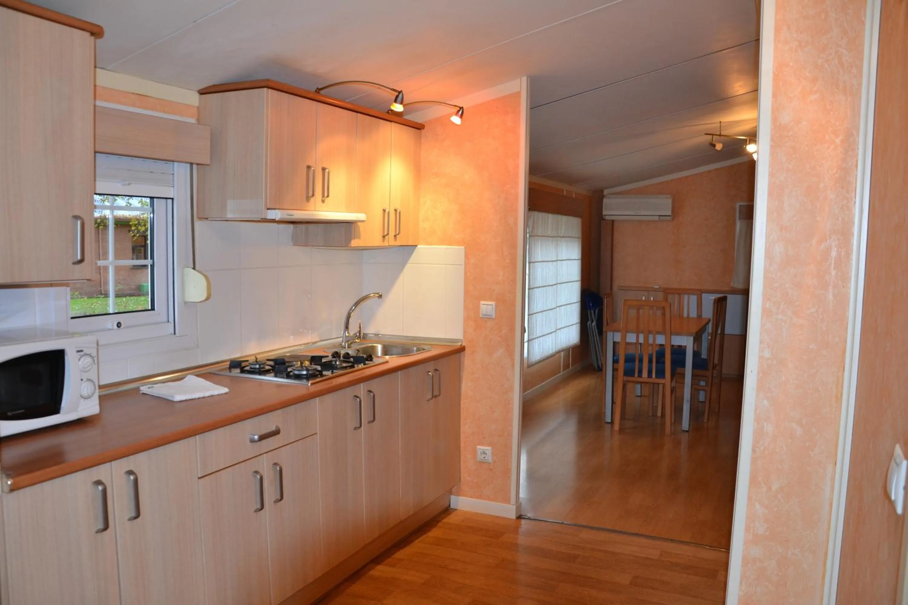 Kitchen or kitchenette in Camping Fuentes Blancas
