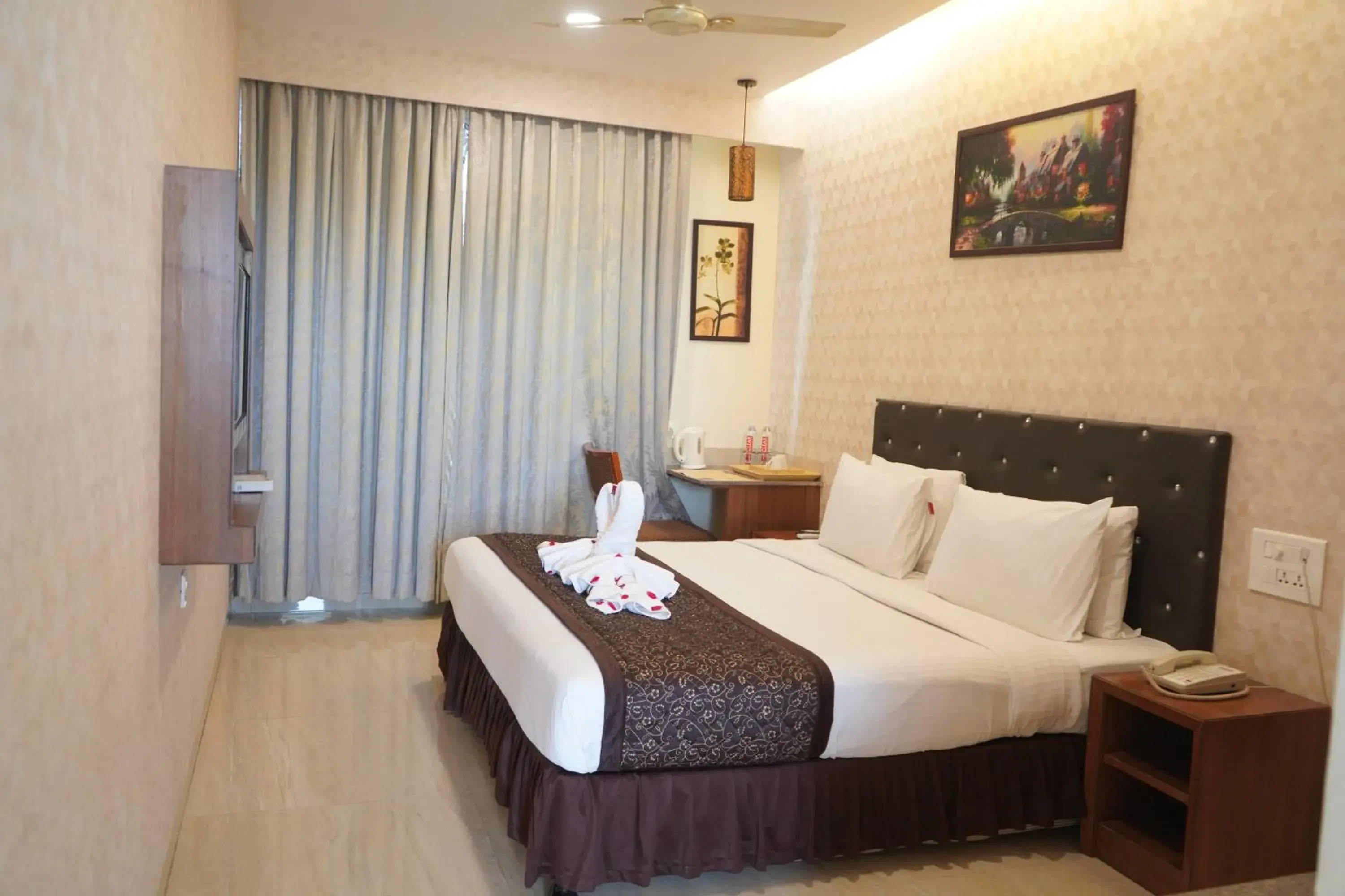 Studio Room - single occupancy - Complimentary Shuttle Pickup and Drop to Sai Baba Temple (Gate 2) in St Laurn The Spiritual Resort Studio Room - single occupancy - Complimentary Shuttle Pickup and Drop to Sai Baba Temple (Gate 2) in St Laurn The Spiritual Resort
