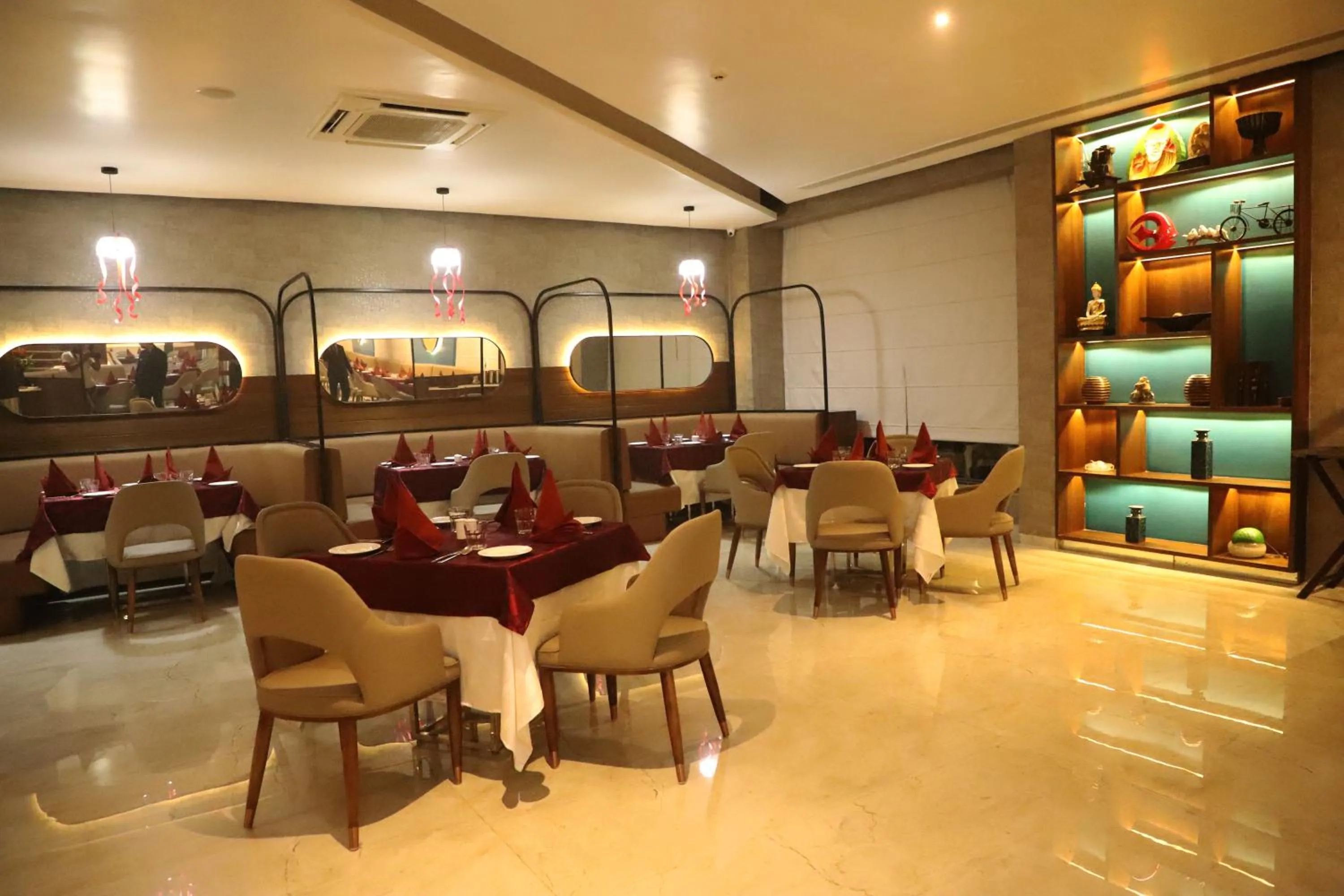 Restaurant/places to eat in St Laurn The Spiritual Resort