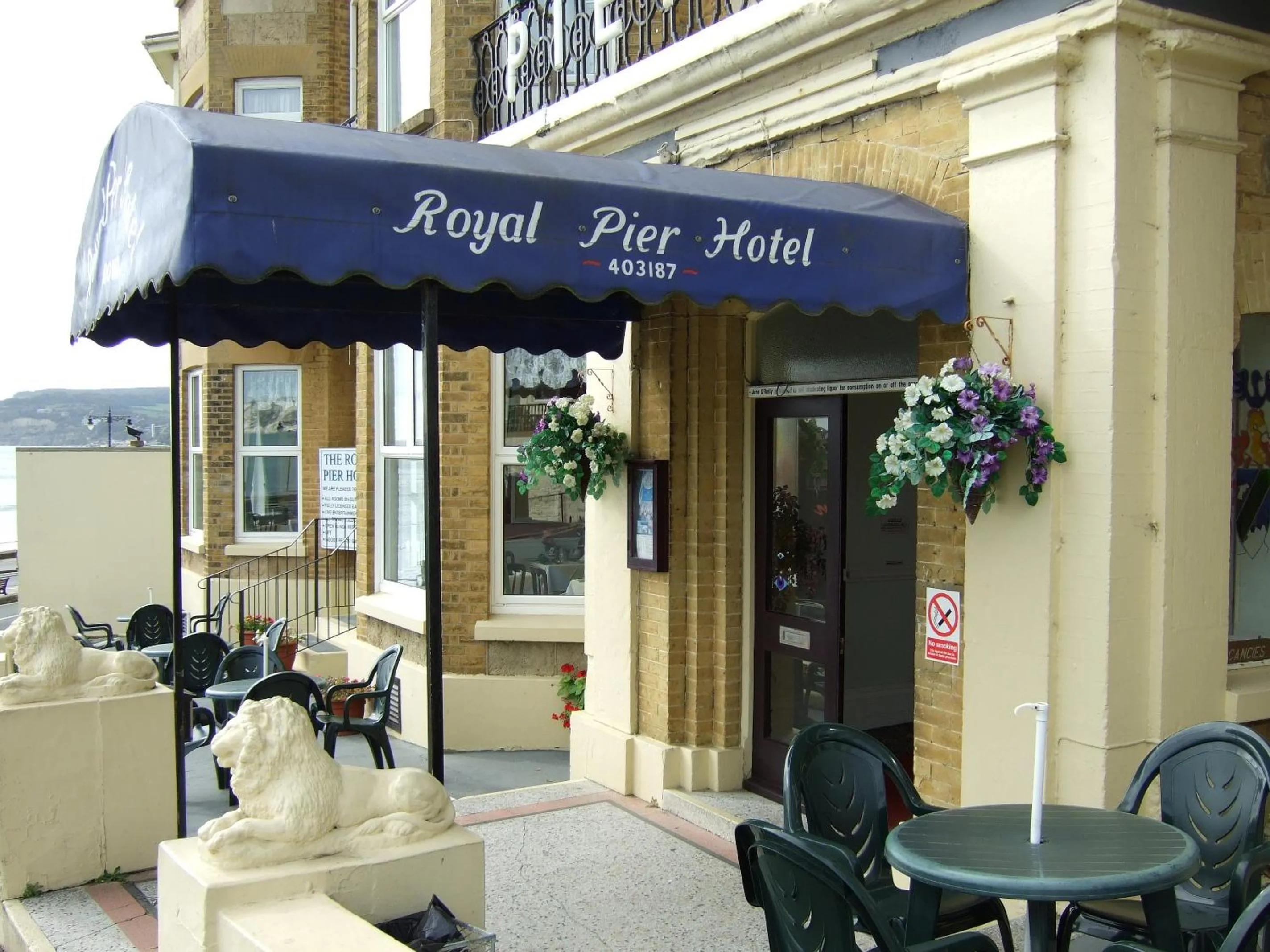 Facade/entrance in Royal Pier