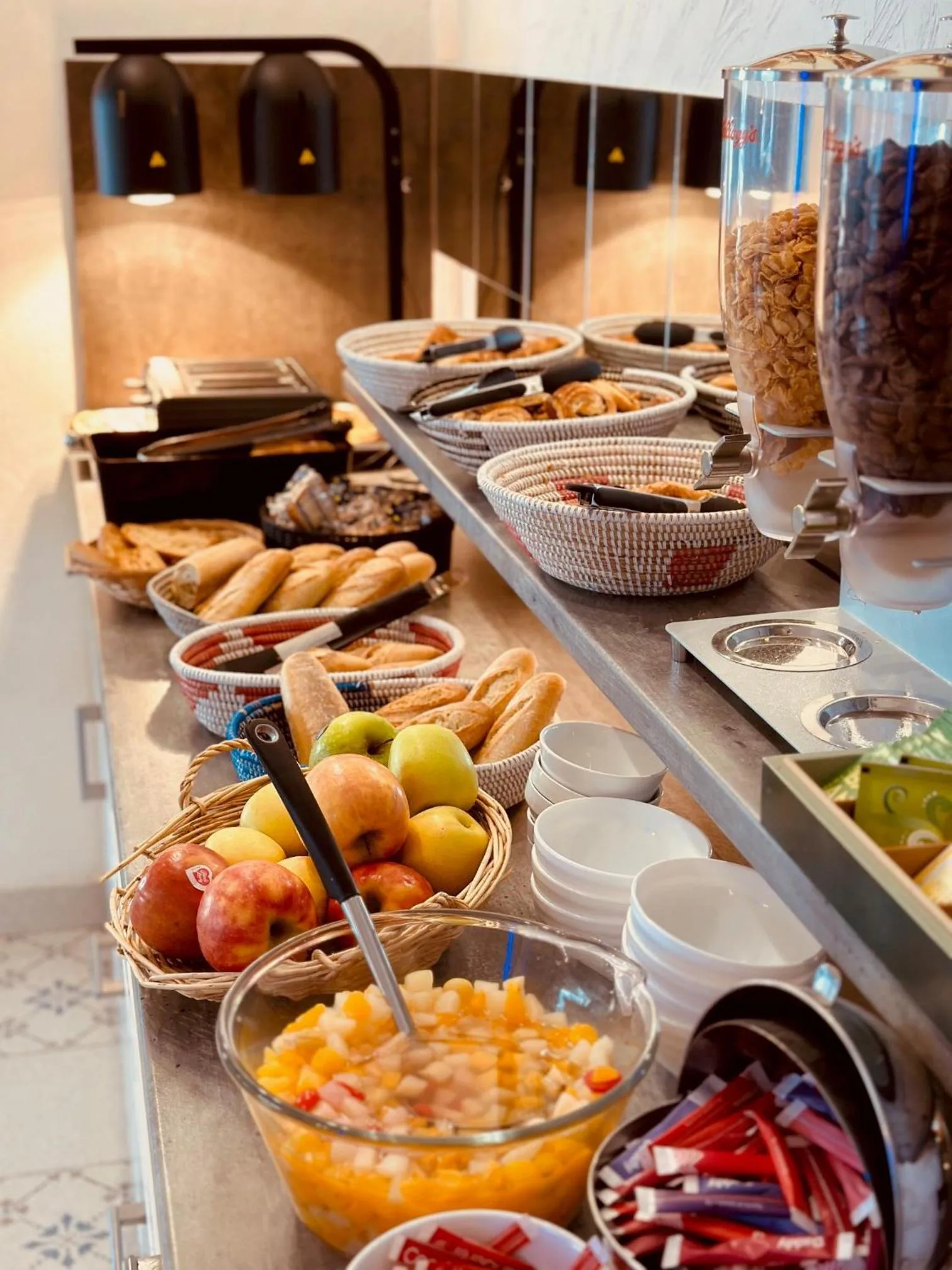 Breakfast in Hotel Les Palmiers En Camargue