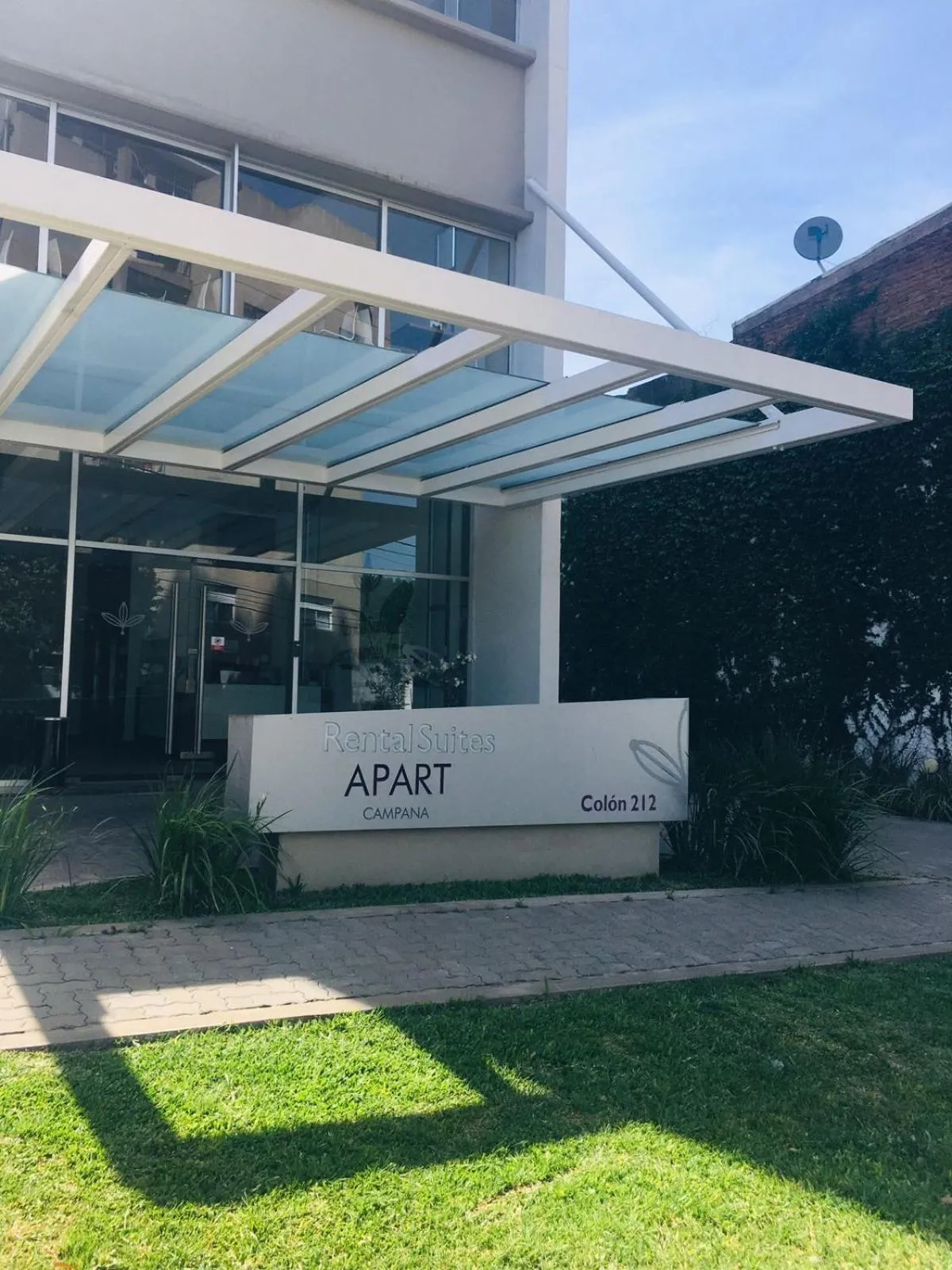Facade/entrance in RENTAL SUITES CAMPANA