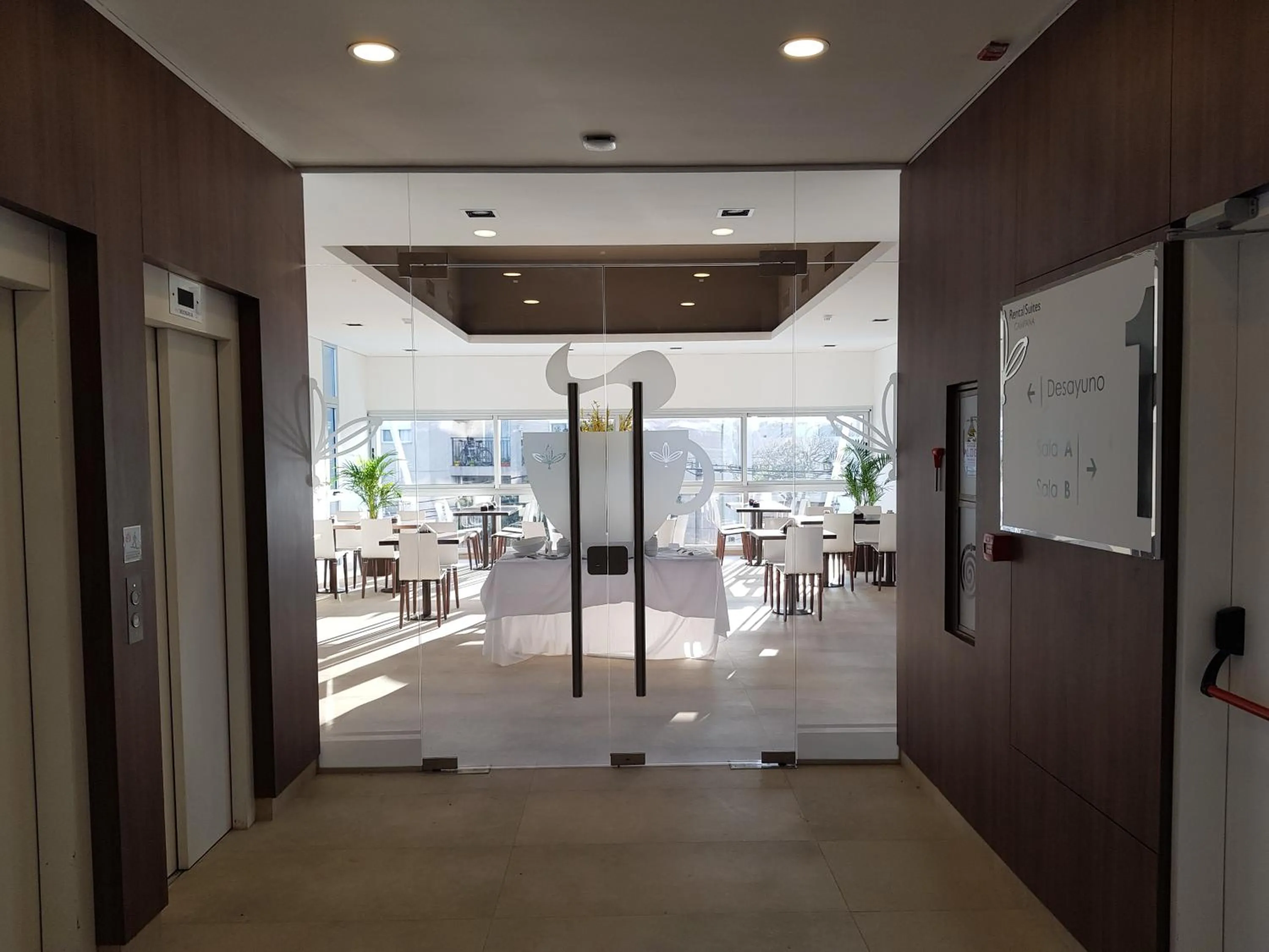 Breakfast in RENTAL SUITES CAMPANA