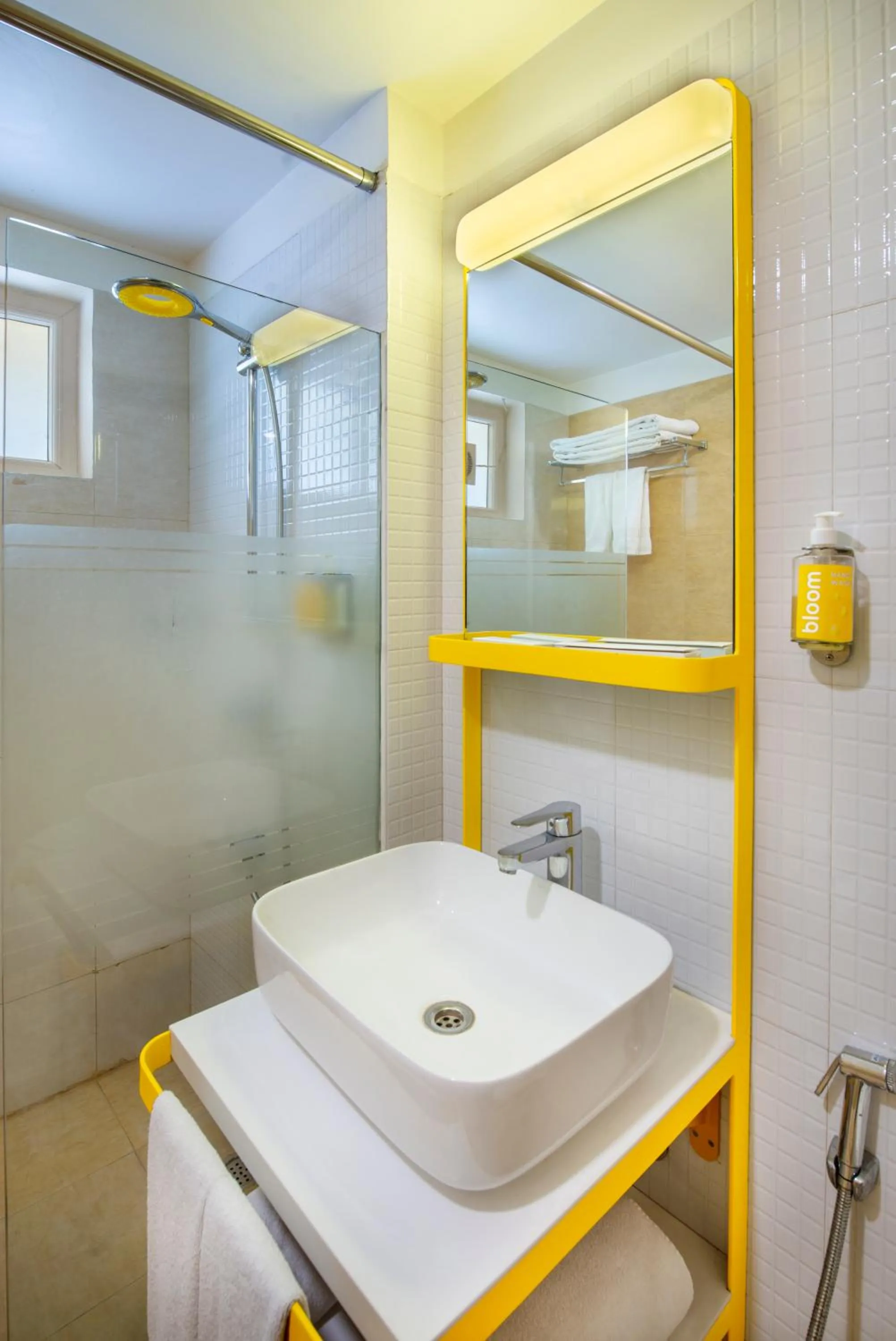 Bathroom in Bloomrooms @ New Delhi Railway Station