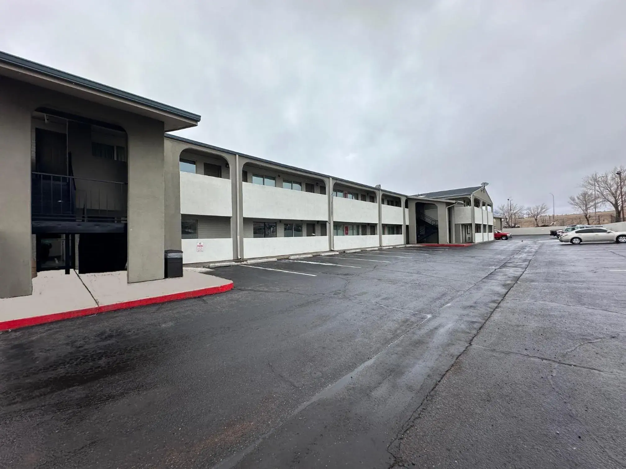 Property building in Desert Sands Inn & Suites Property building in Desert Sands Inn & Suites