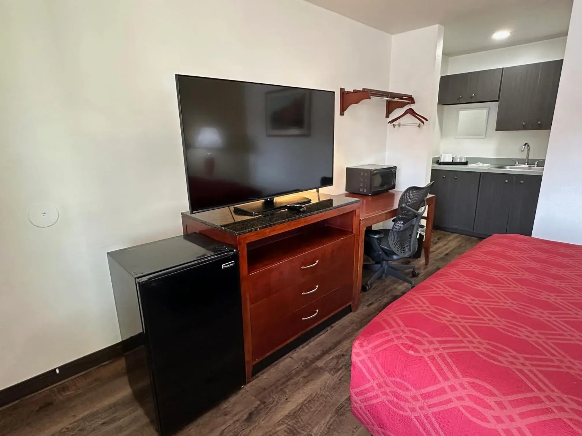 Bedroom, Bed in Desert Sands Inn & Suites Bedroom, Bed in Desert Sands Inn & Suites