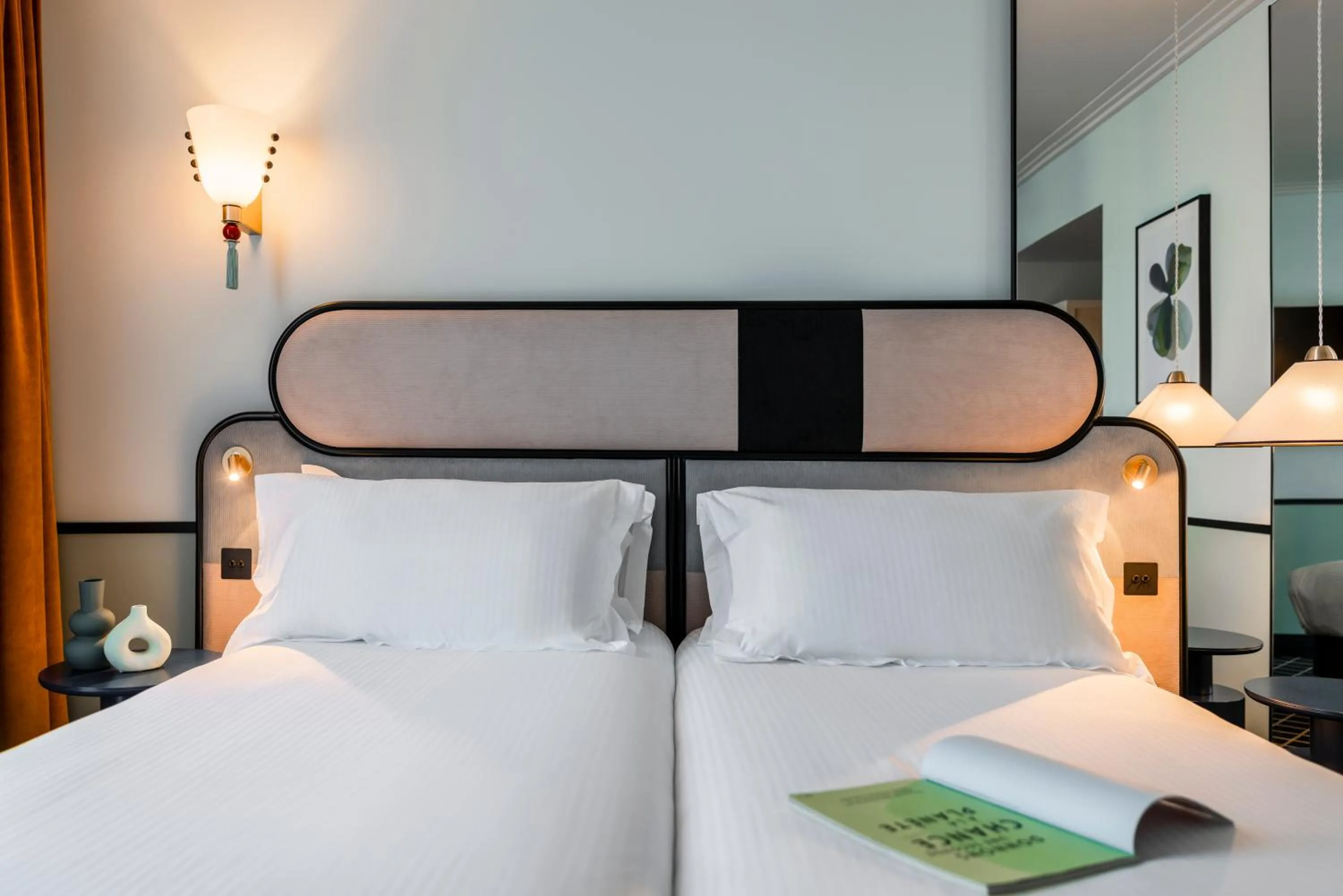 Bed in Hotel Faubourg Galant Paris - Handwritten Collection
