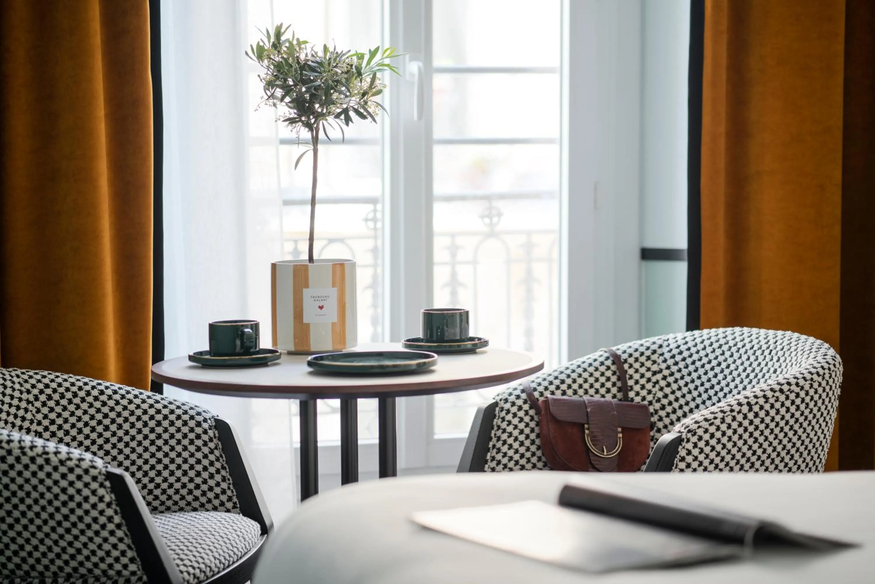 Living room in Hotel Faubourg Galant Paris - Handwritten Collection