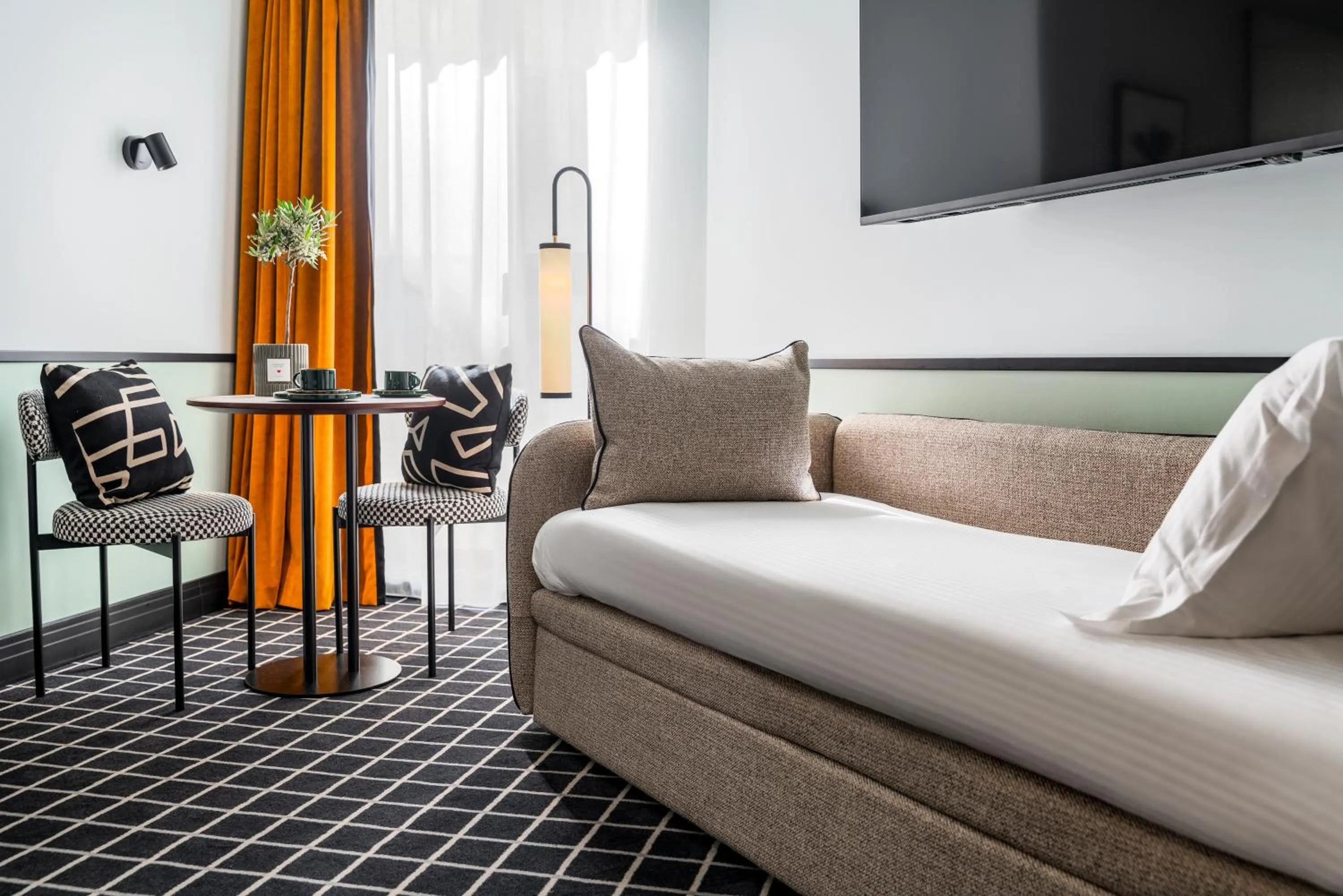 Bed in Hotel Faubourg Galant Paris - Handwritten Collection