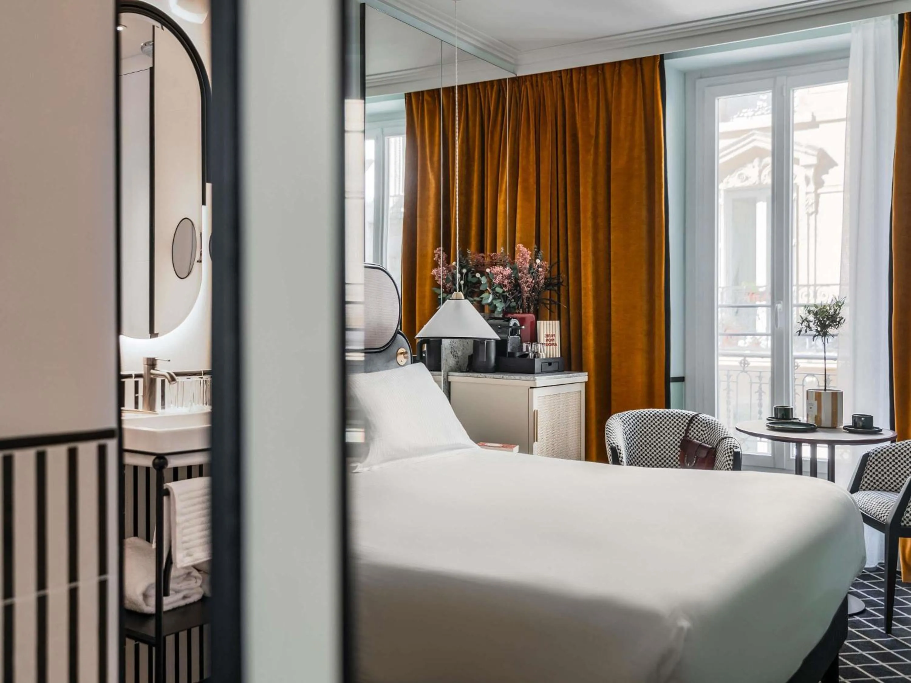 Bedroom, Bed in Hotel Faubourg Galant Paris - Handwritten Collection