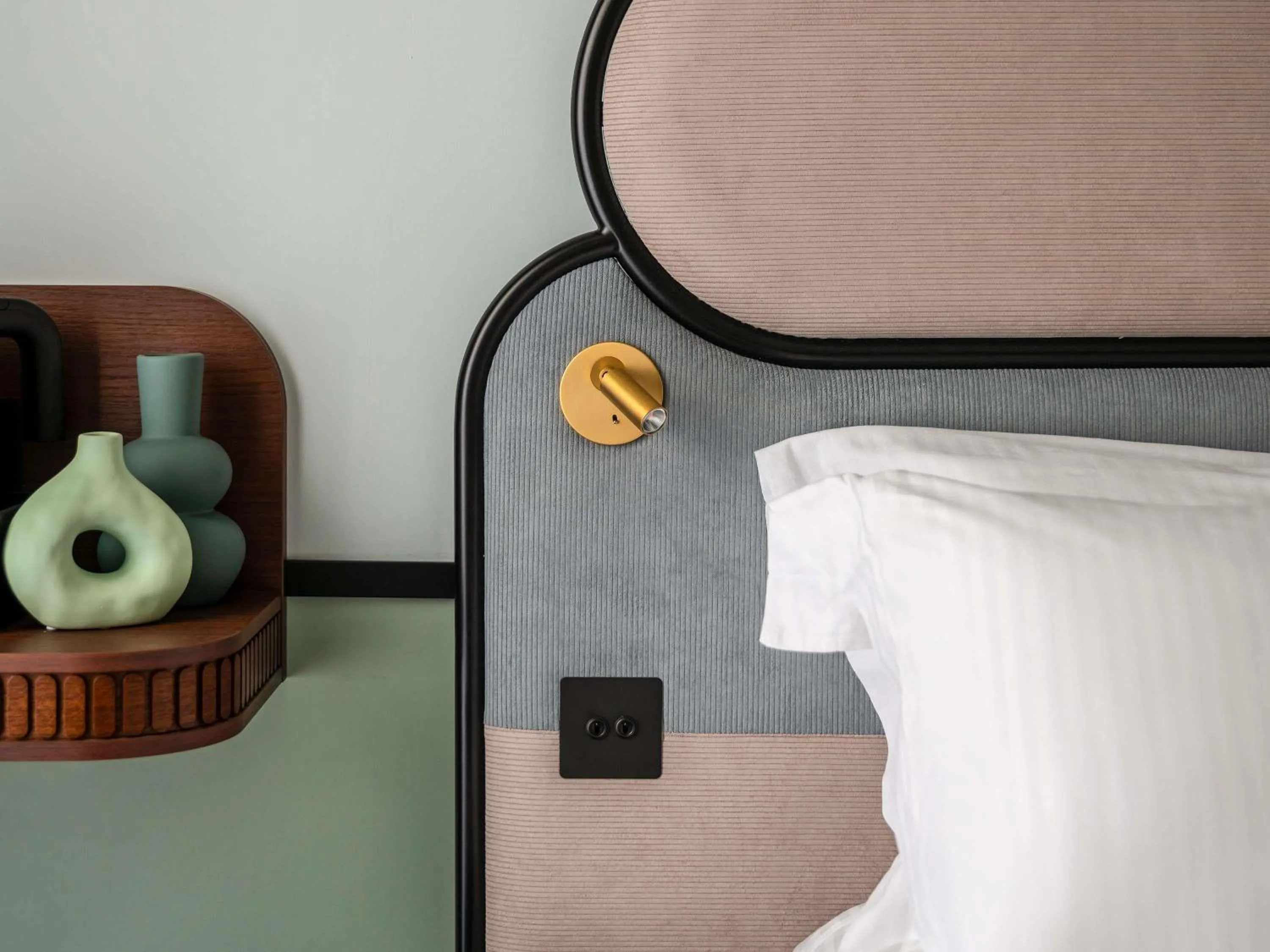 Bedroom, Bed in Hotel Faubourg Galant Paris - Handwritten Collection
