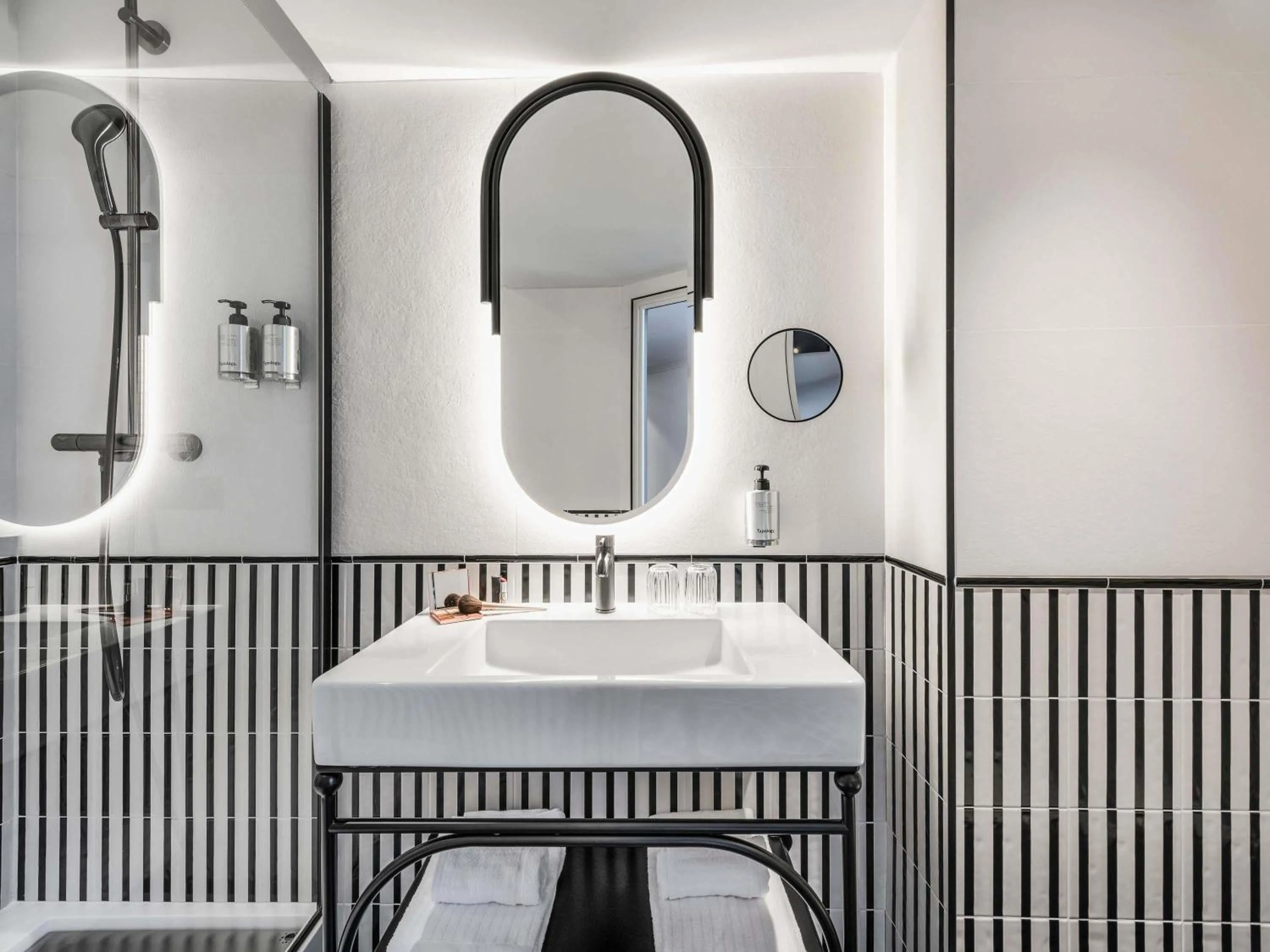 Bedroom in Hotel Faubourg Galant Paris - Handwritten Collection
