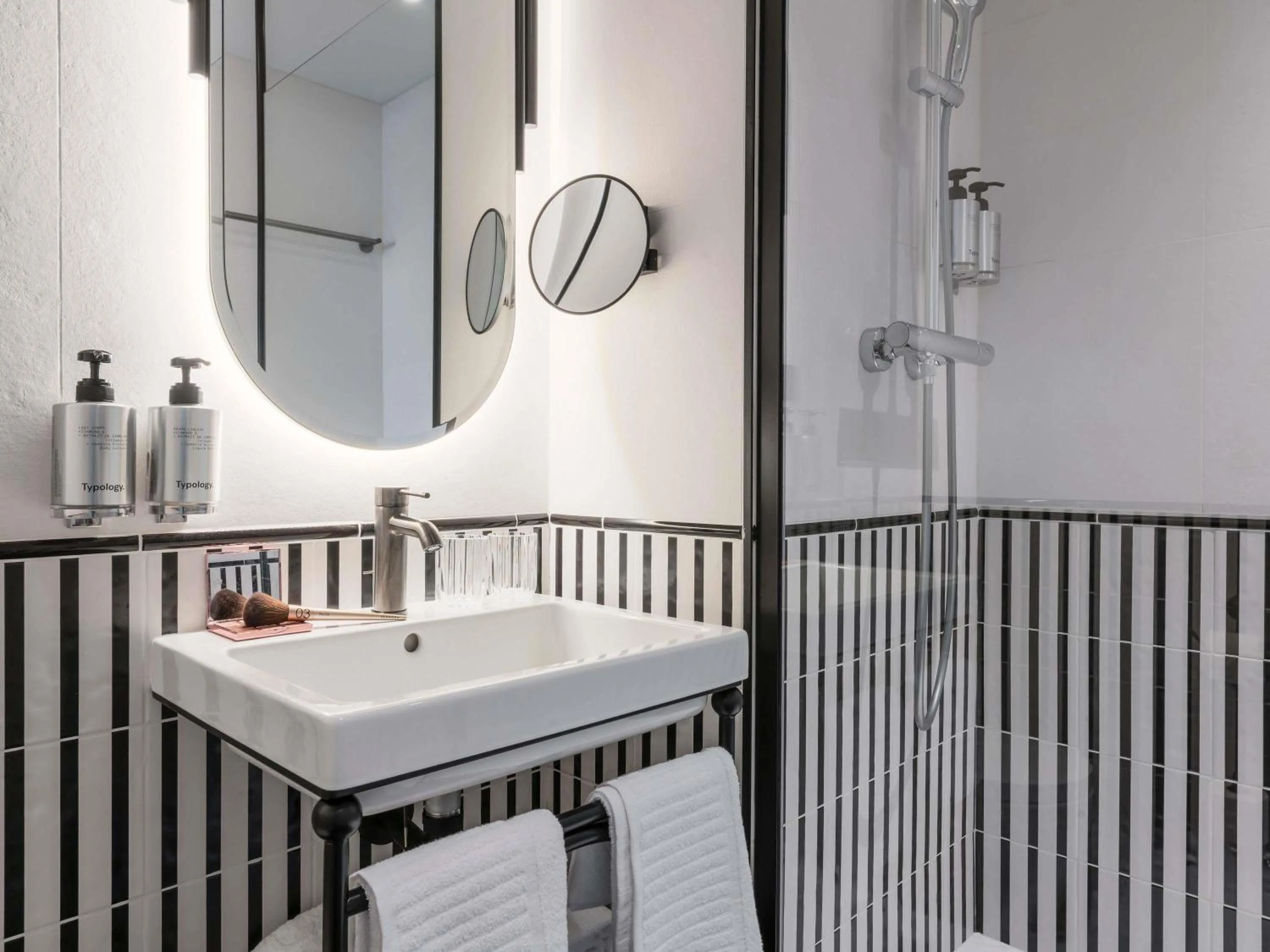 Bedroom in Hotel Faubourg Galant Paris - Handwritten Collection