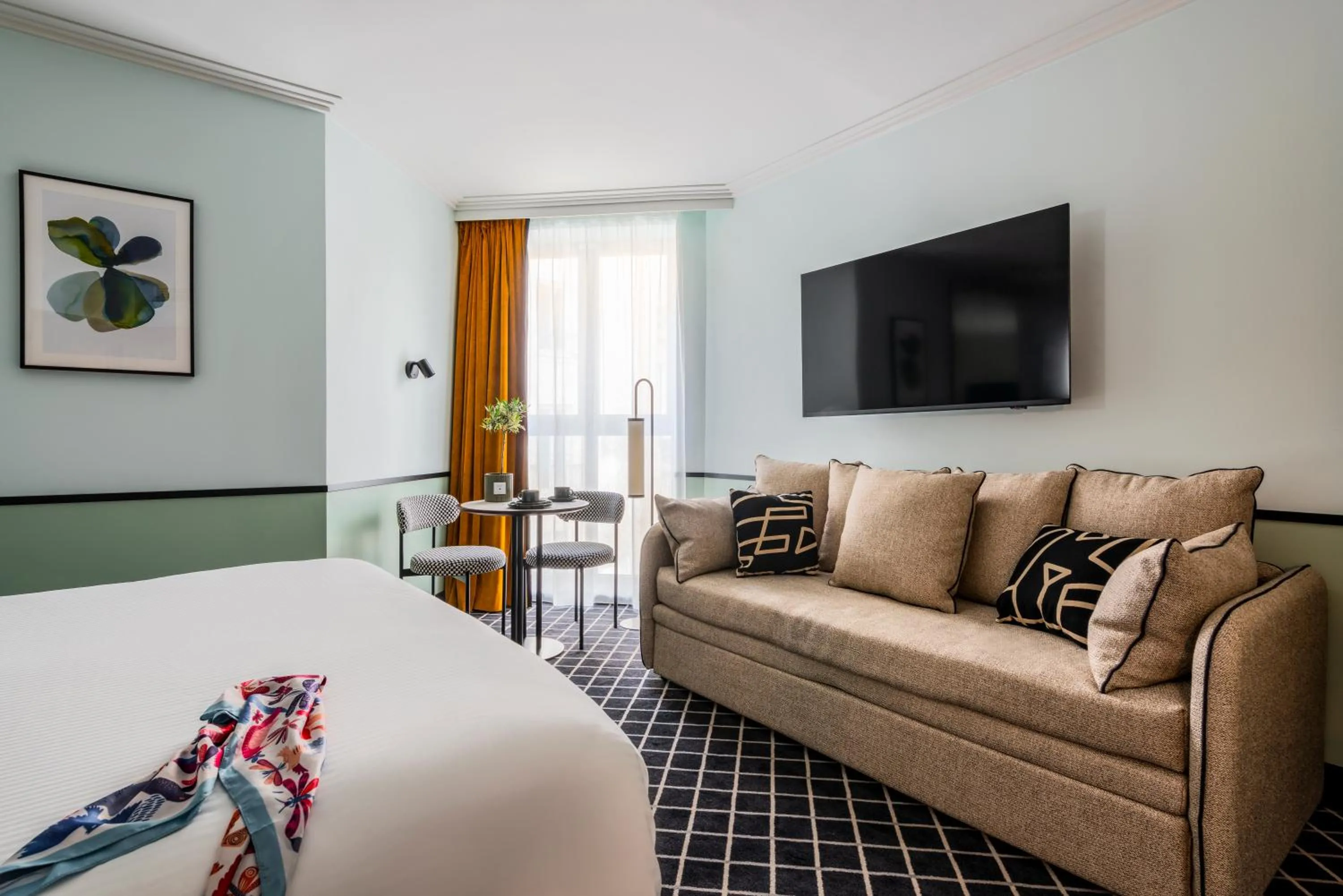 Bed in Hotel Faubourg Galant Paris - Handwritten Collection