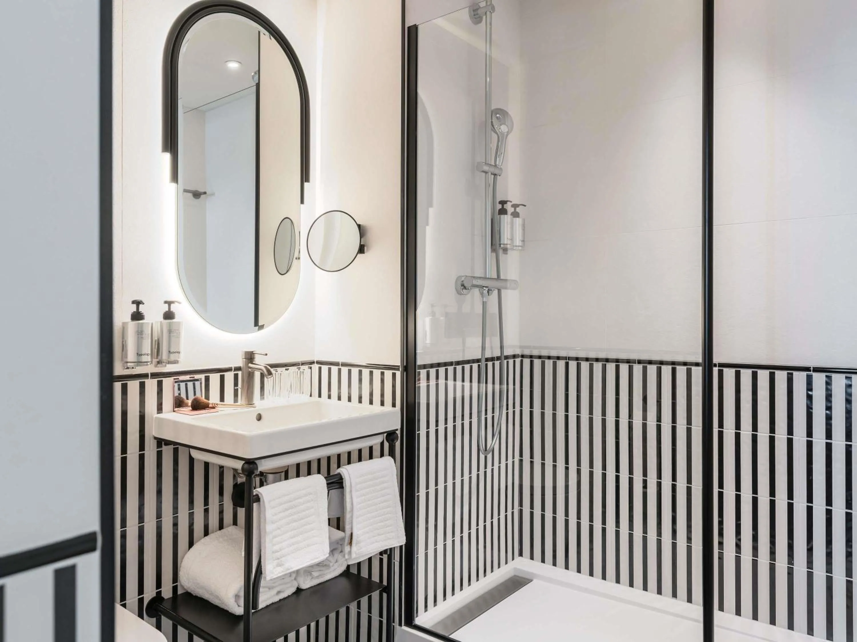 Bedroom in Hotel Faubourg Galant Paris - Handwritten Collection