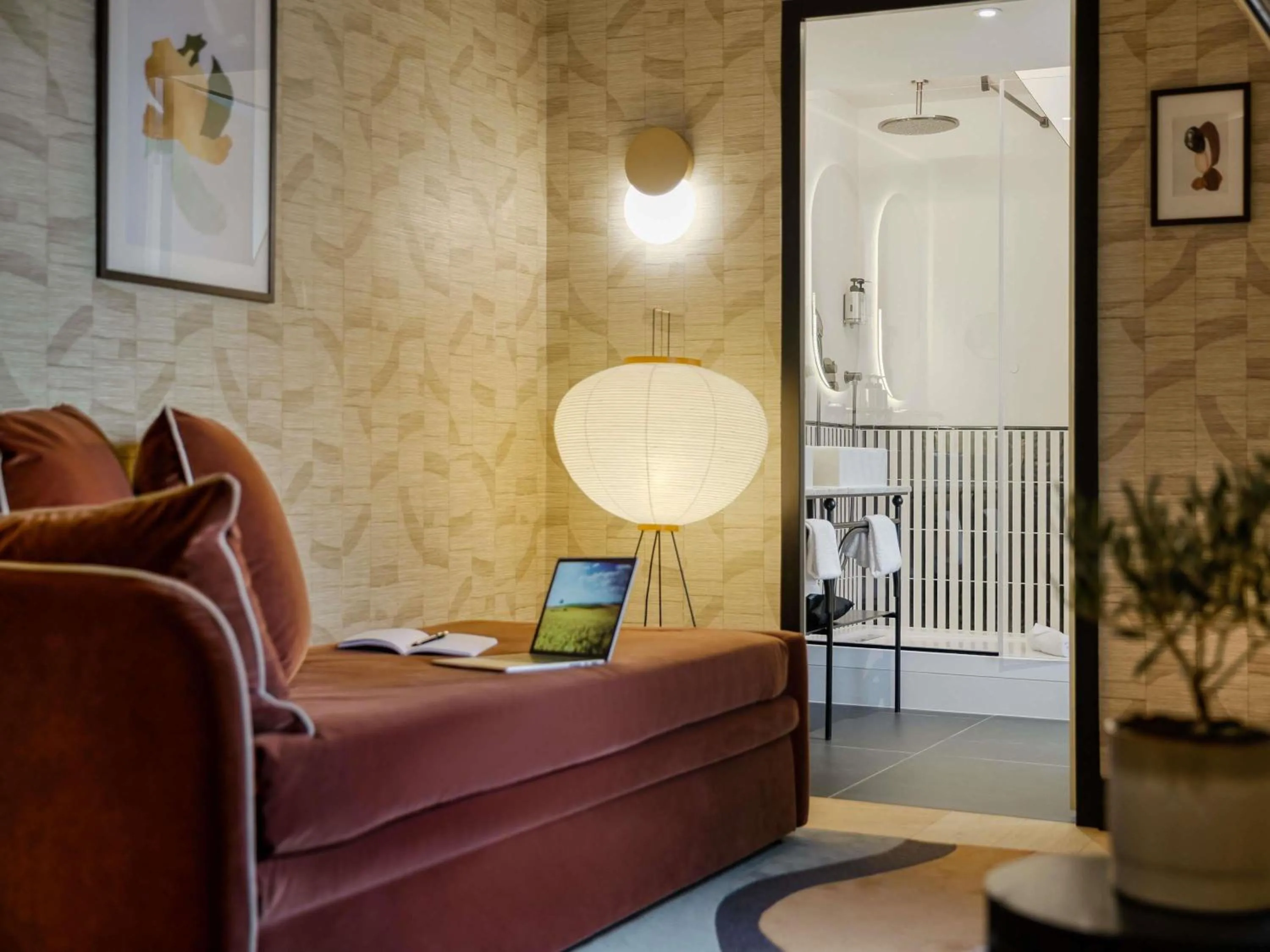 Bedroom, Bed in Hotel Faubourg Galant Paris - Handwritten Collection