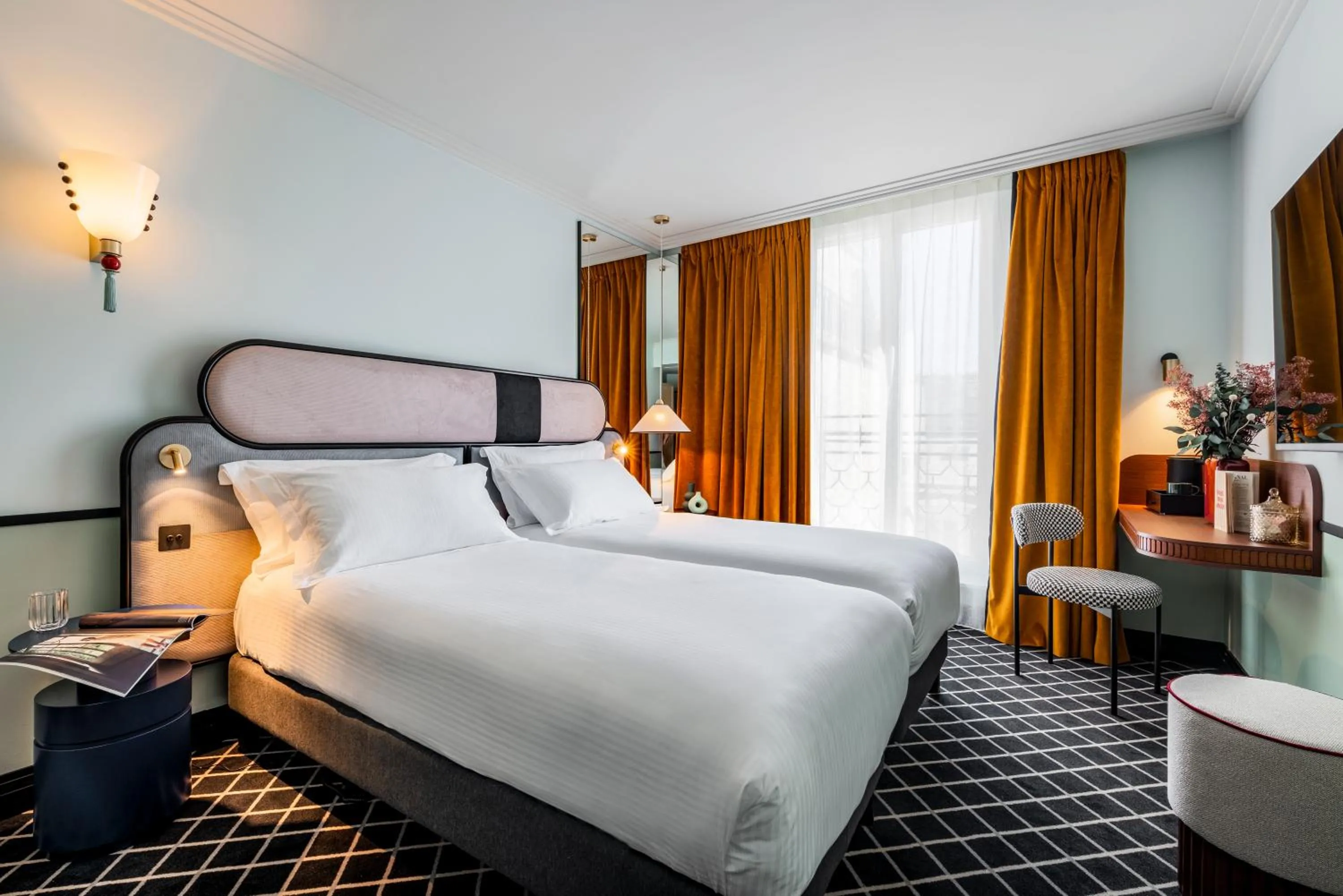 Bed in Hotel Faubourg Galant Paris - Handwritten Collection