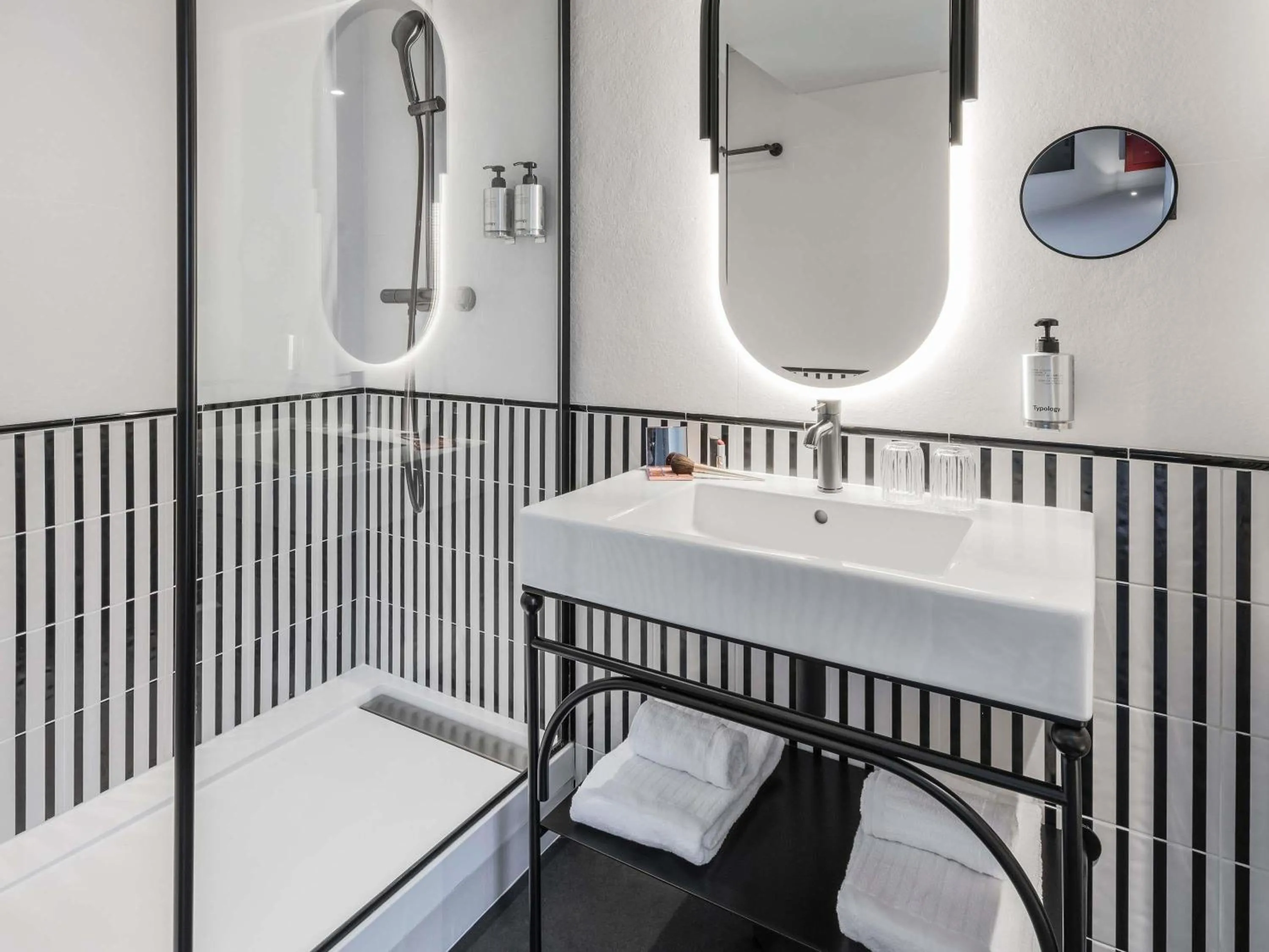Bedroom in Hotel Faubourg Galant Paris - Handwritten Collection