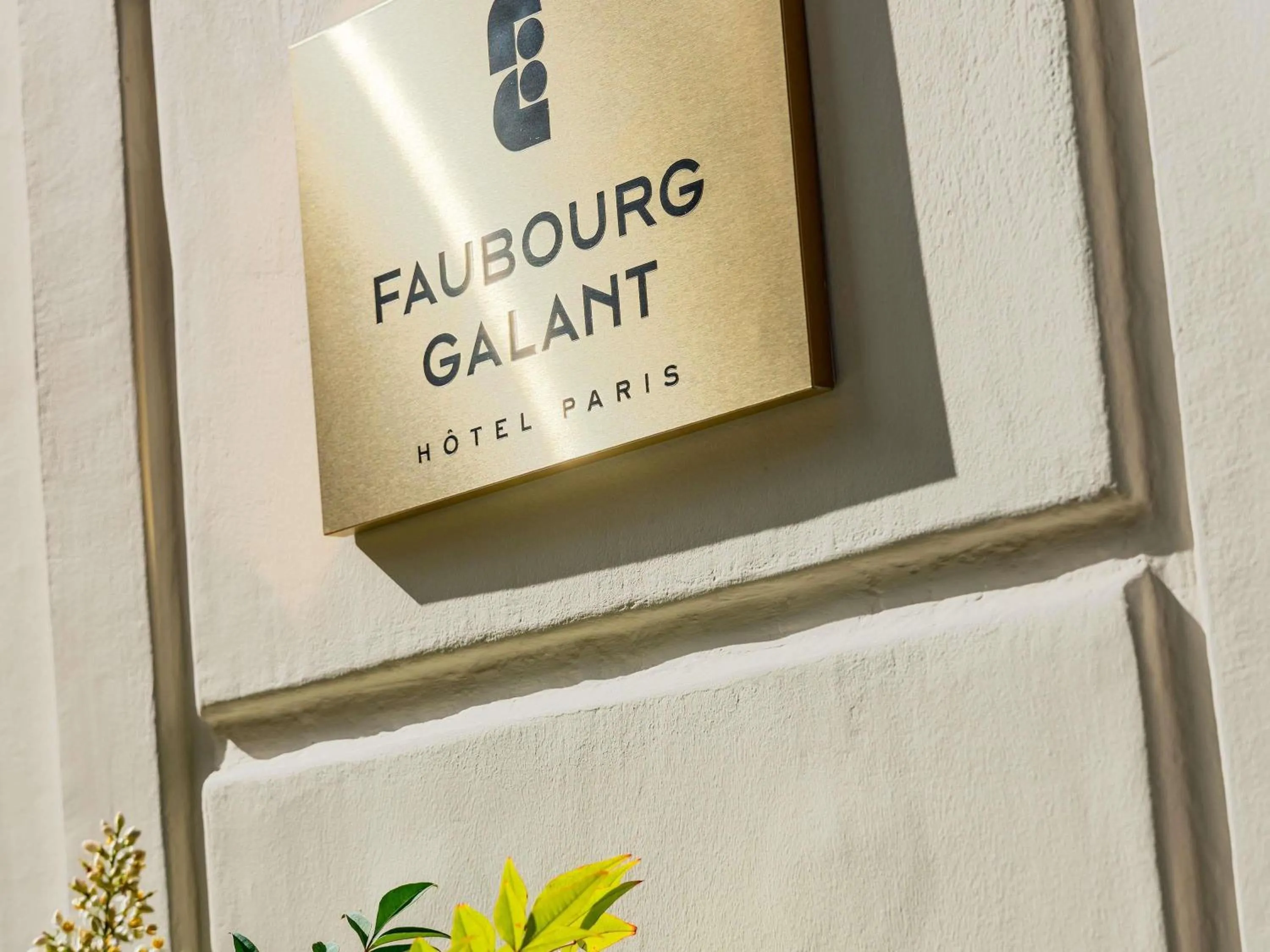Property building in Hotel Faubourg Galant Paris - Handwritten Collection