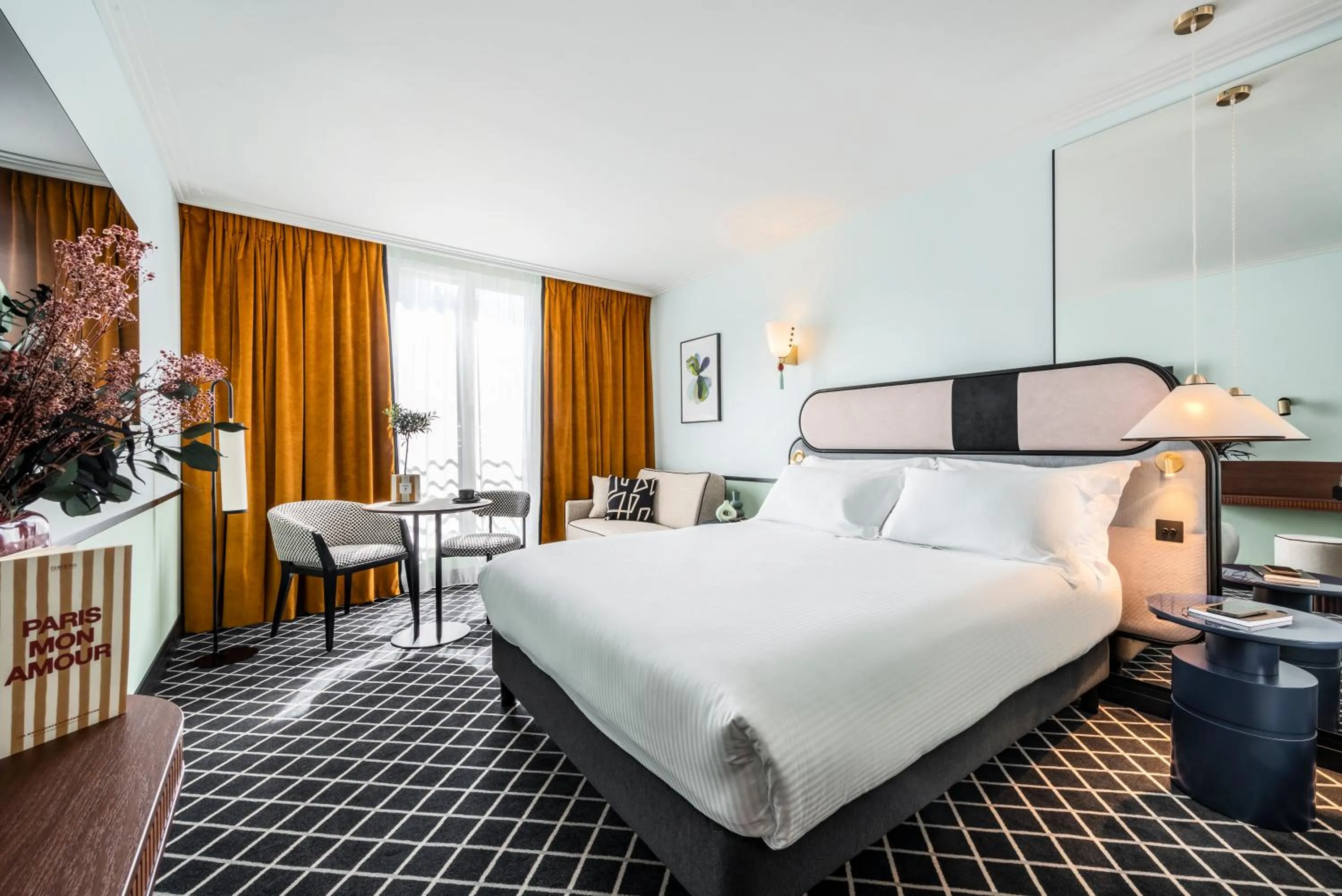 Bed in Hotel Faubourg Galant Paris - Handwritten Collection