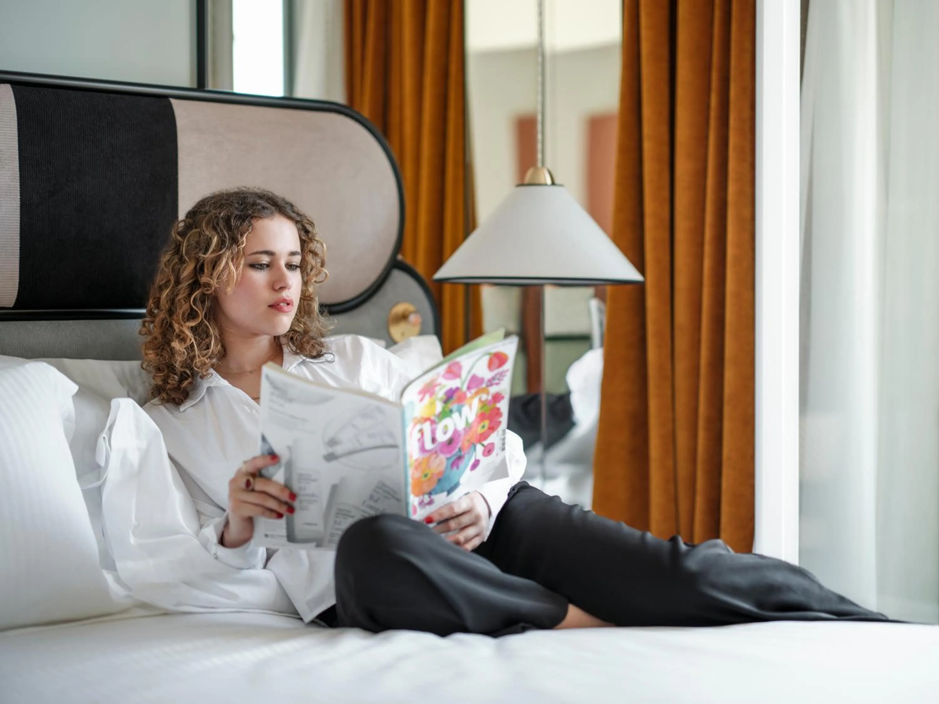 Bed in Hotel Faubourg Galant Paris - Handwritten Collection