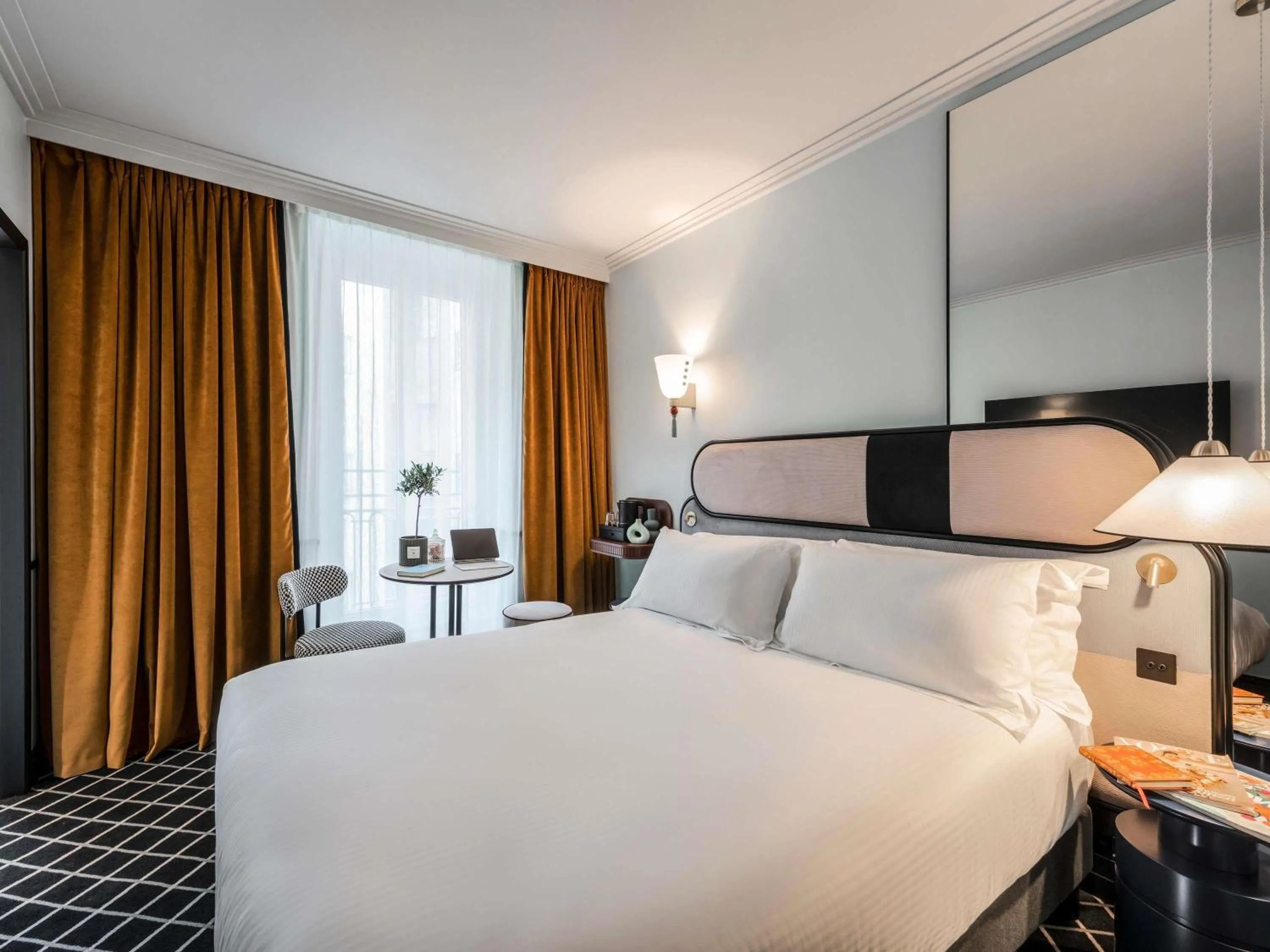 Bedroom, Bed in Hotel Faubourg Galant Paris - Handwritten Collection