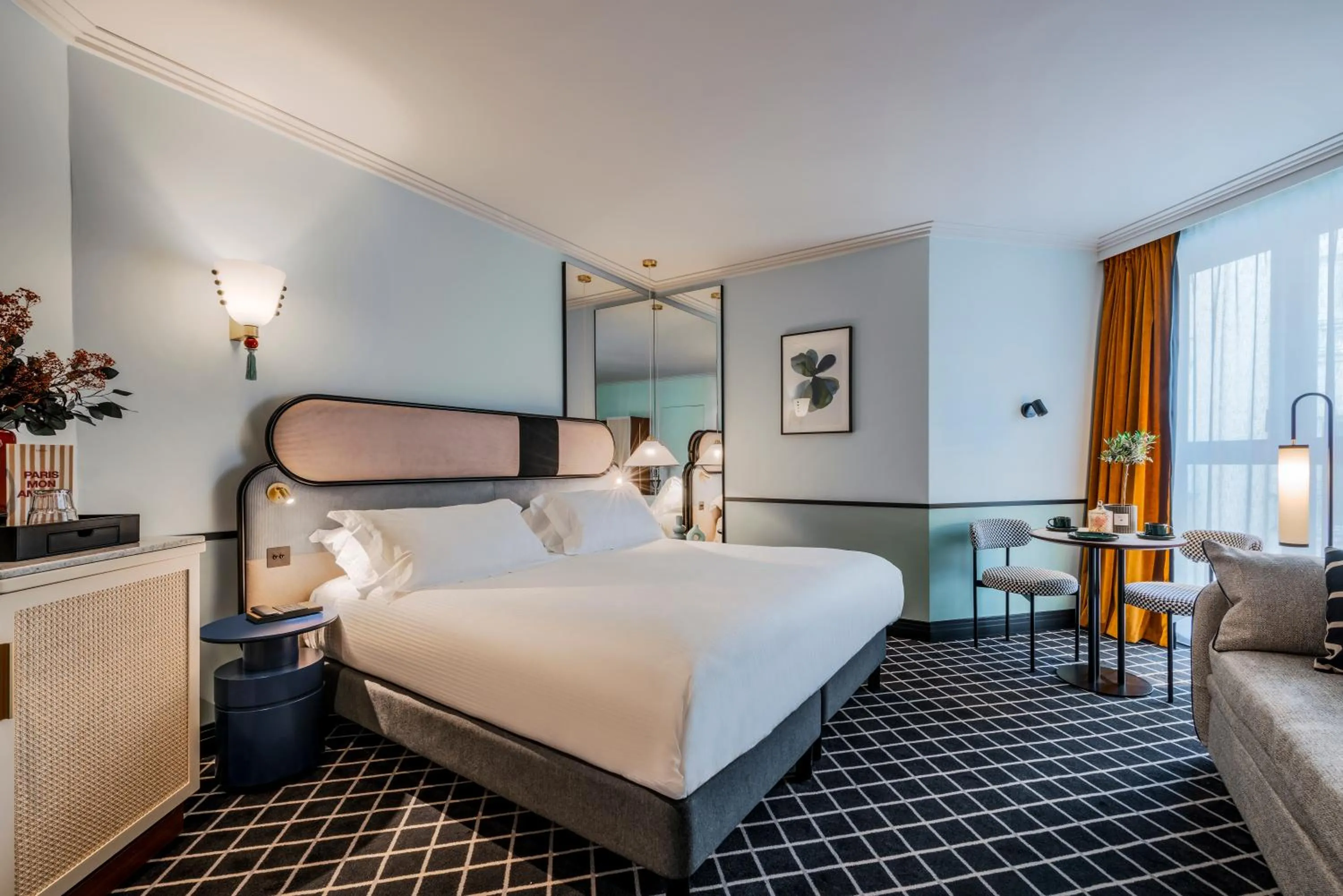 Bed in Hotel Faubourg Galant Paris - Handwritten Collection