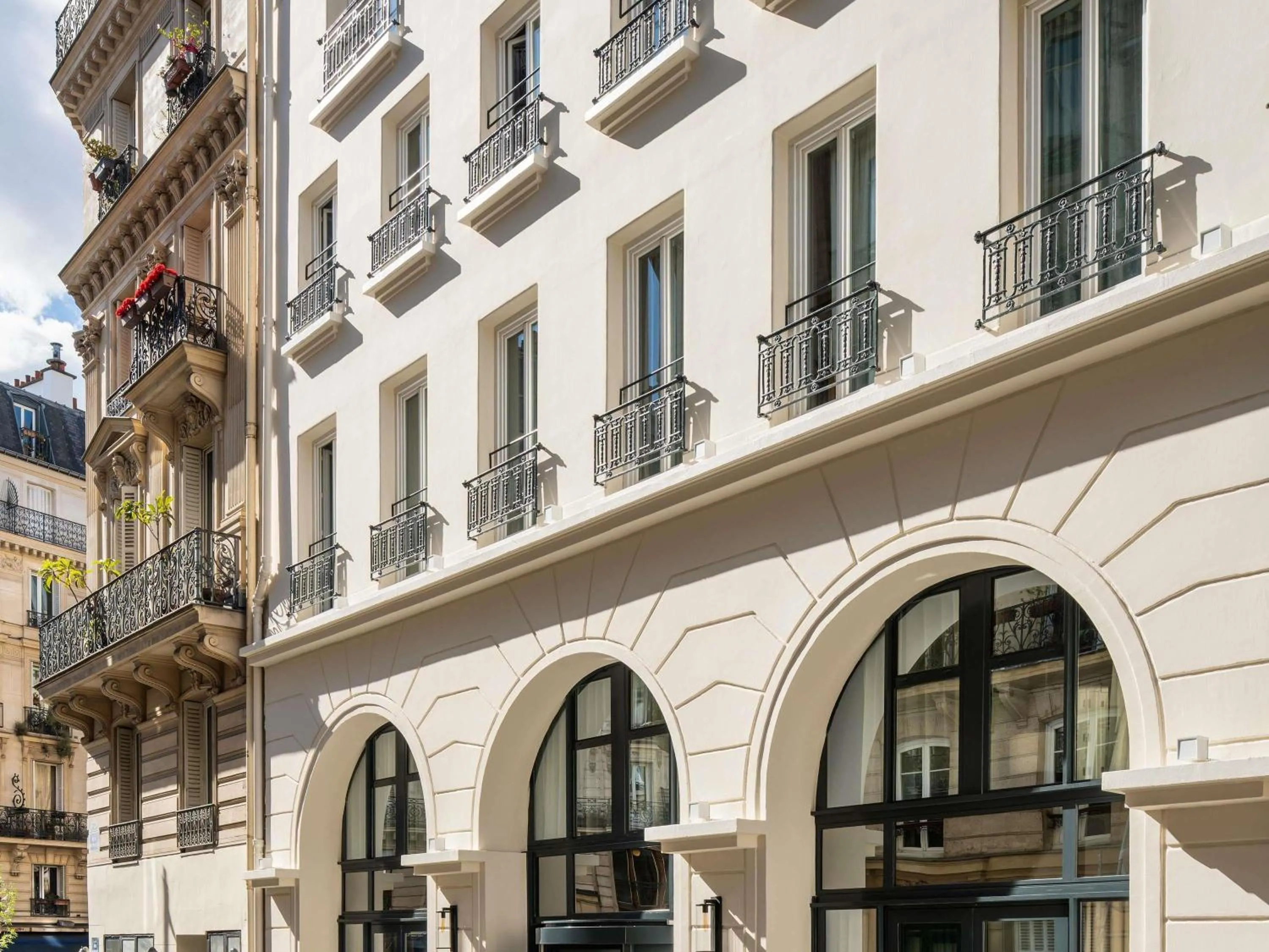 Property building in Hotel Faubourg Galant Paris - Handwritten Collection