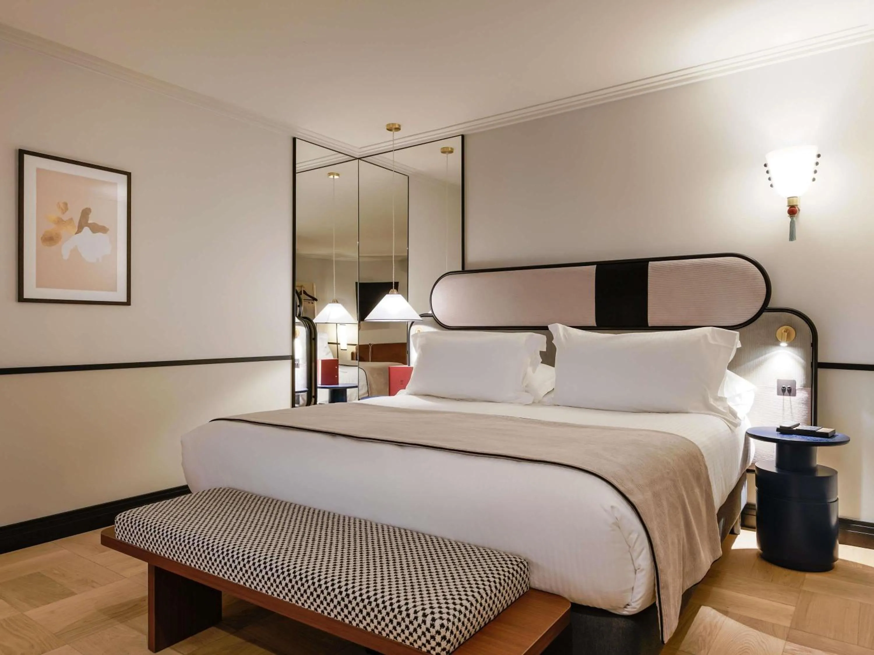 Bedroom, Bed in Hotel Faubourg Galant Paris - Handwritten Collection