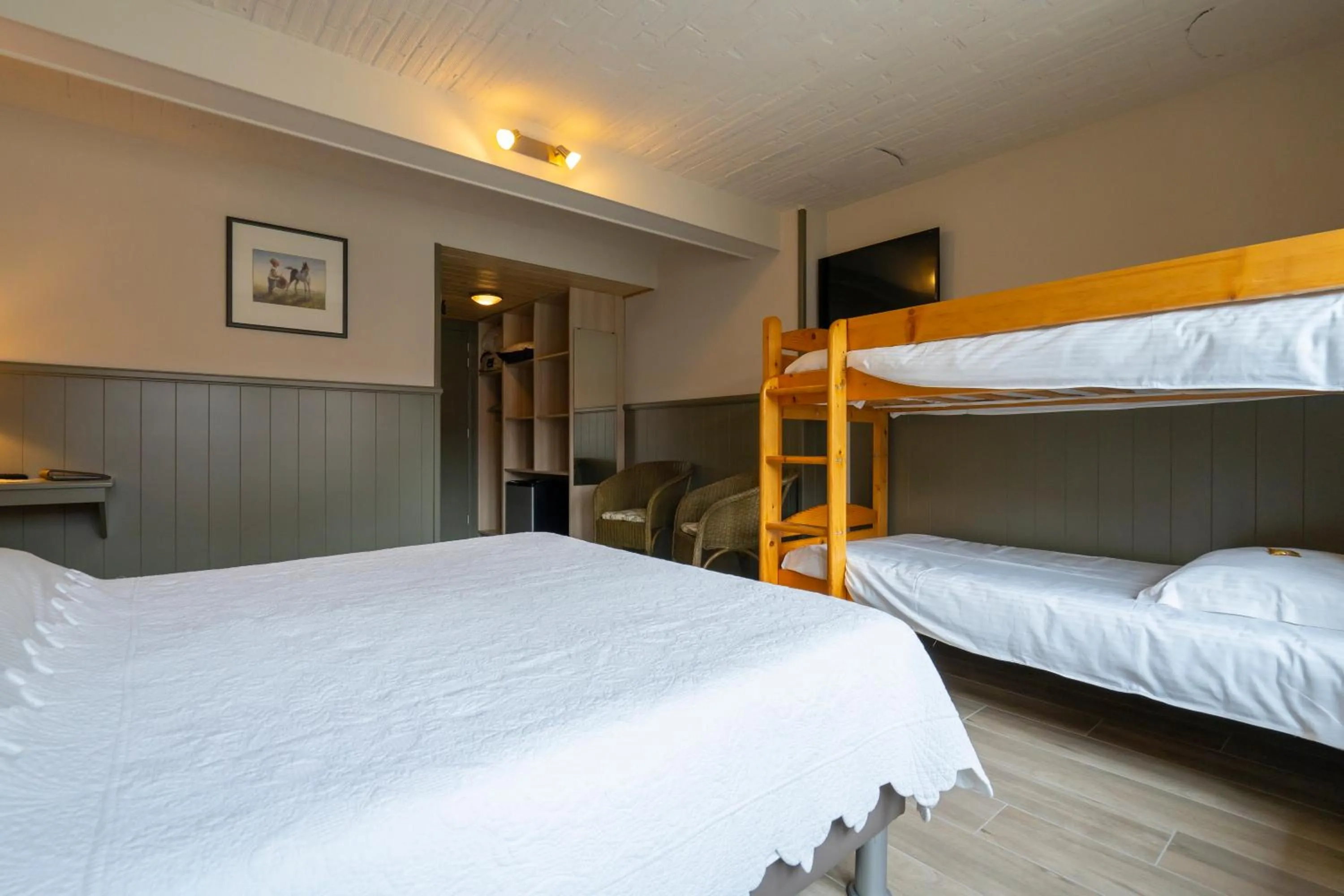 bunk bed, Bed in Gasthof Schraevenacker