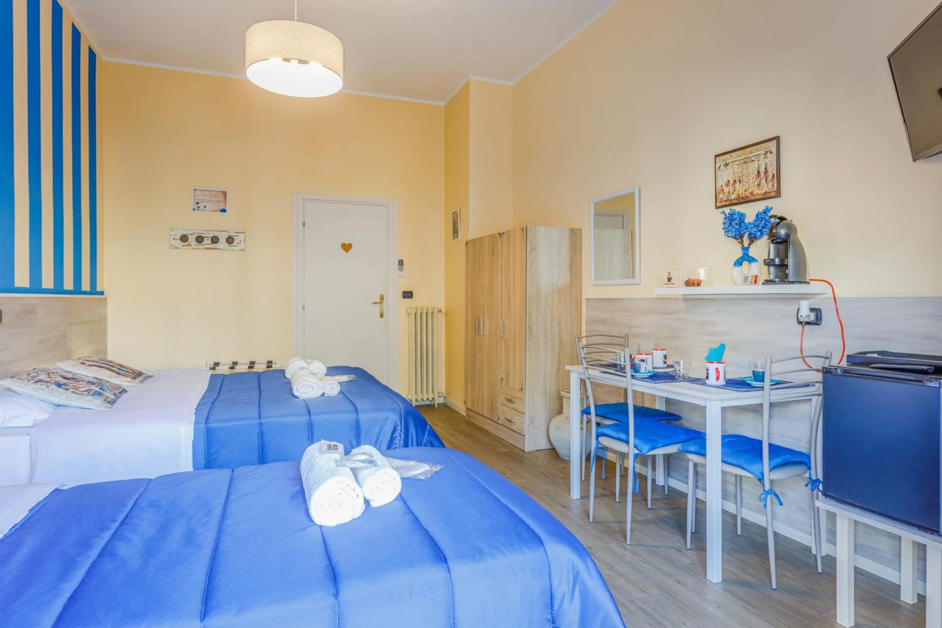 Bed in OPERA et LOVE - 200m dall'Arena con convenzione per Parcheggio e Colazione in pasticceria adiacente