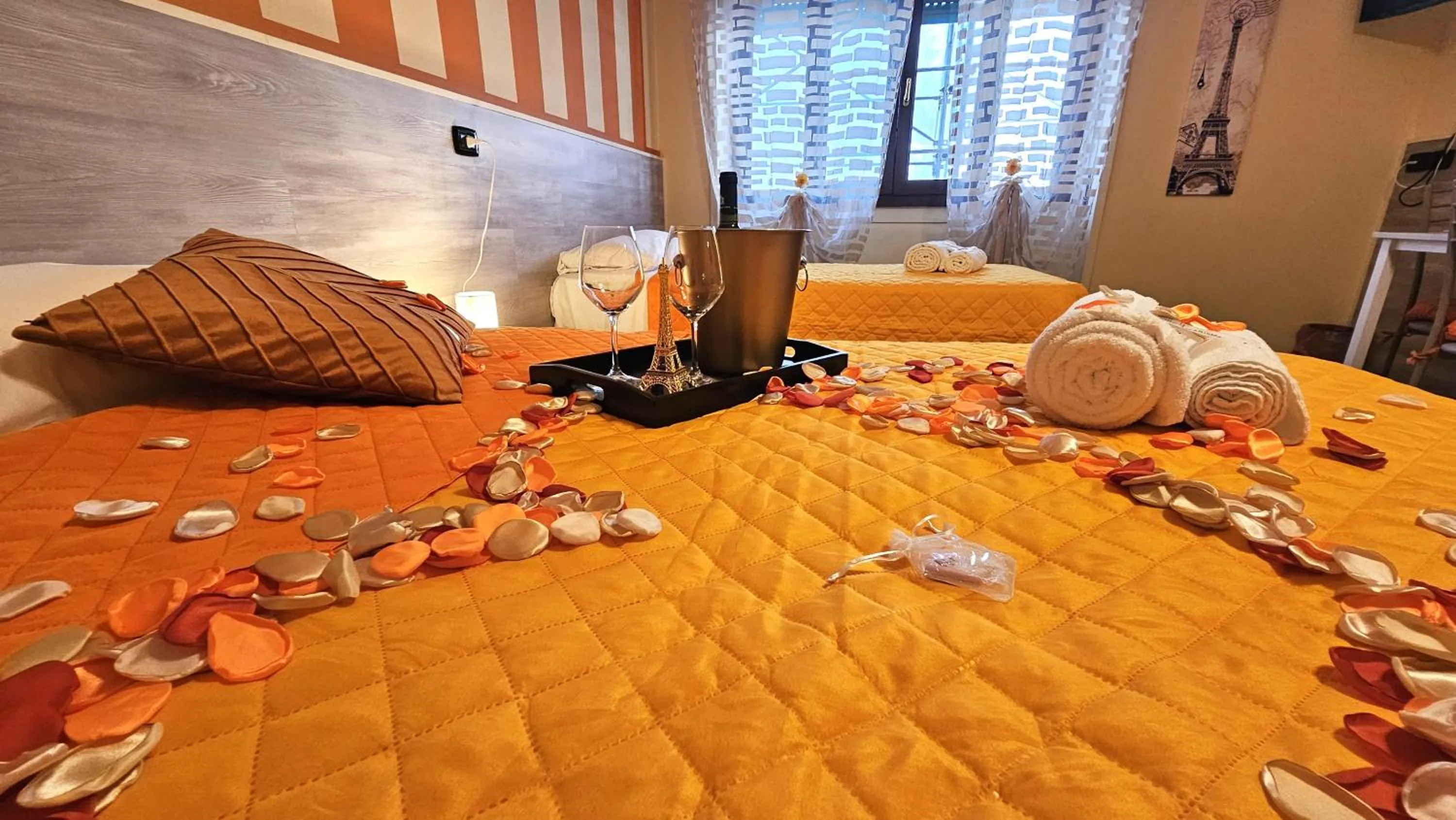 Bed in Opera et Love