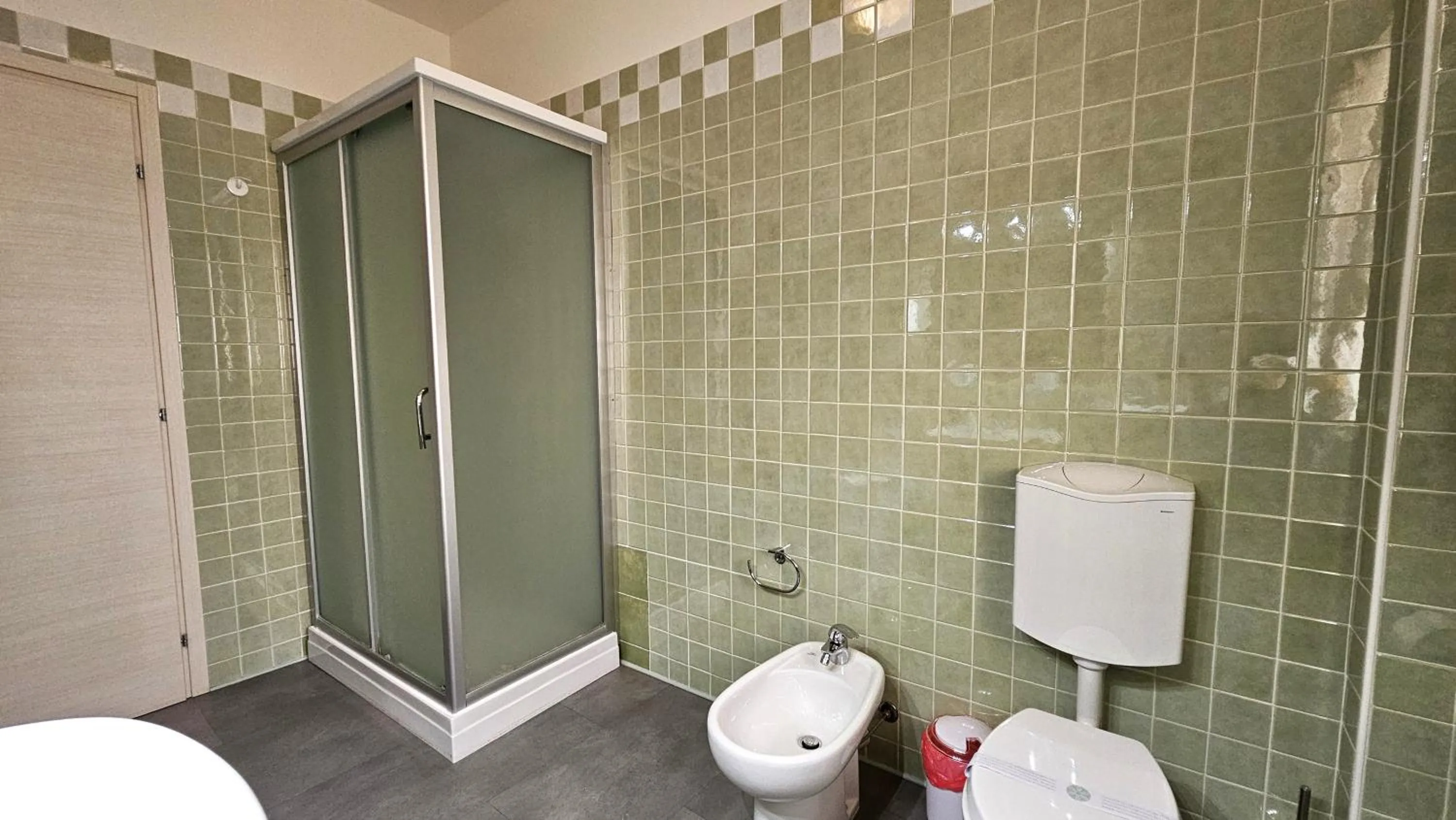 Shower in Opera et Love