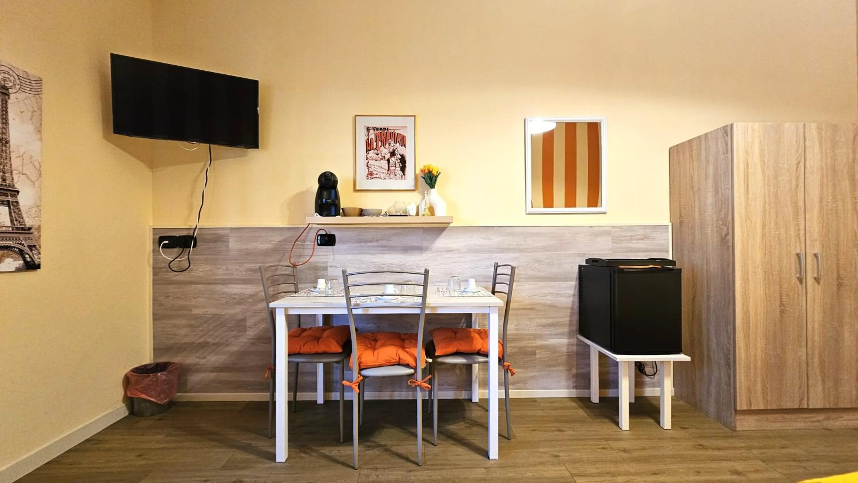 TV and multimedia in Opera et Love