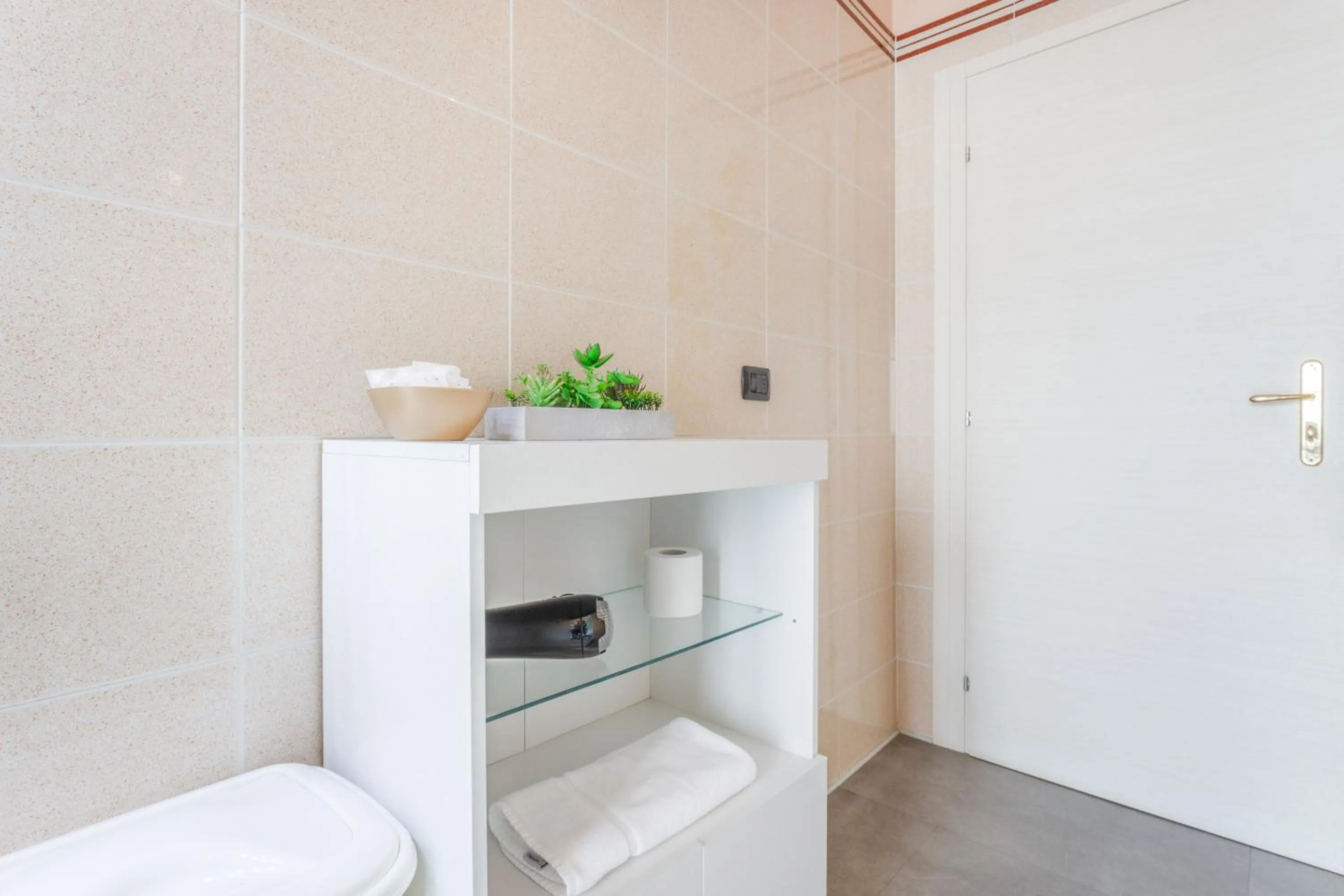 OPERA et LOVE - 200m dall'Arena con convenzione per Parcheggio e Colazione in pasticceria adiacente