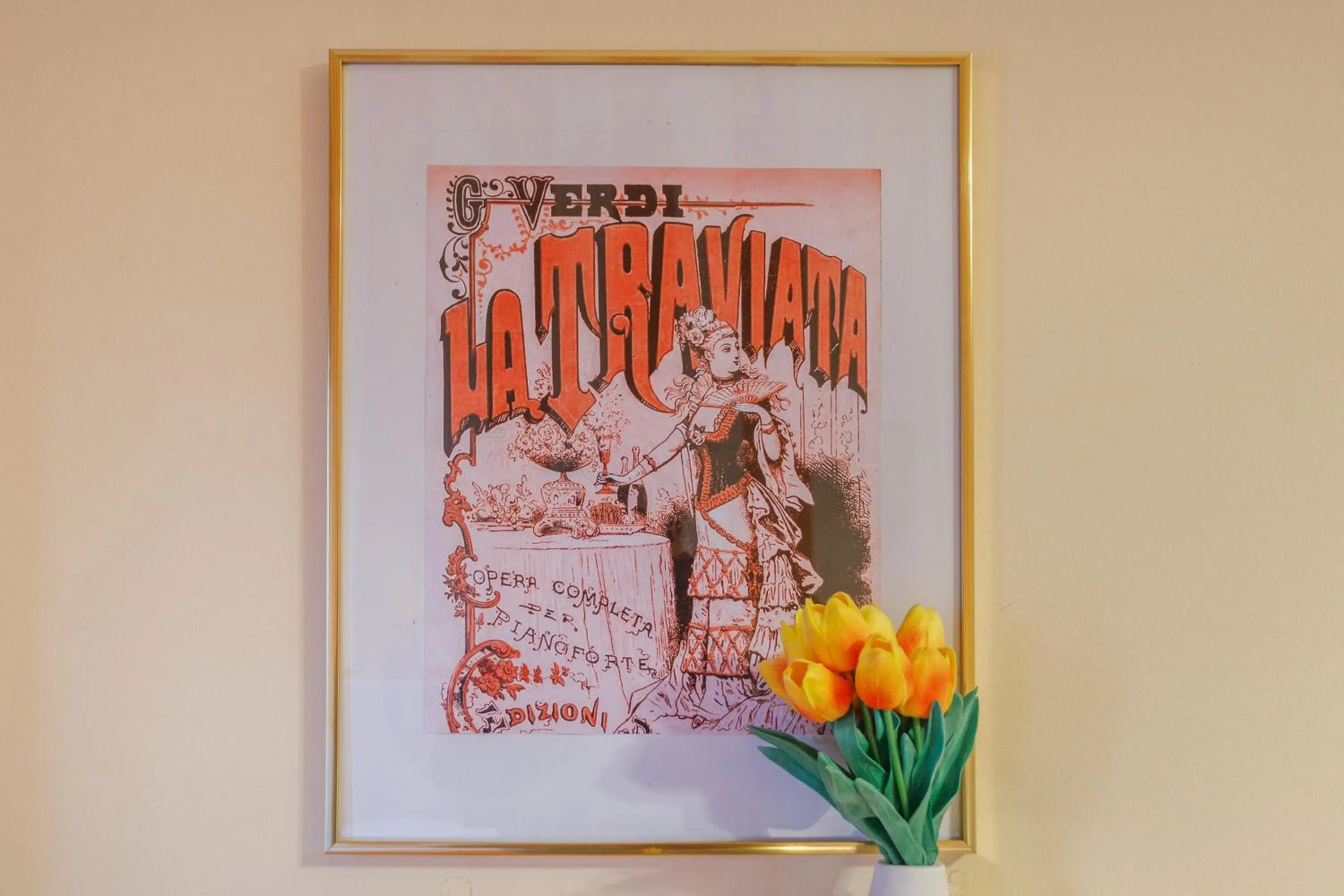 OPERA et LOVE - 200m dall'Arena con convenzione per Parcheggio e Colazione in pasticceria adiacente