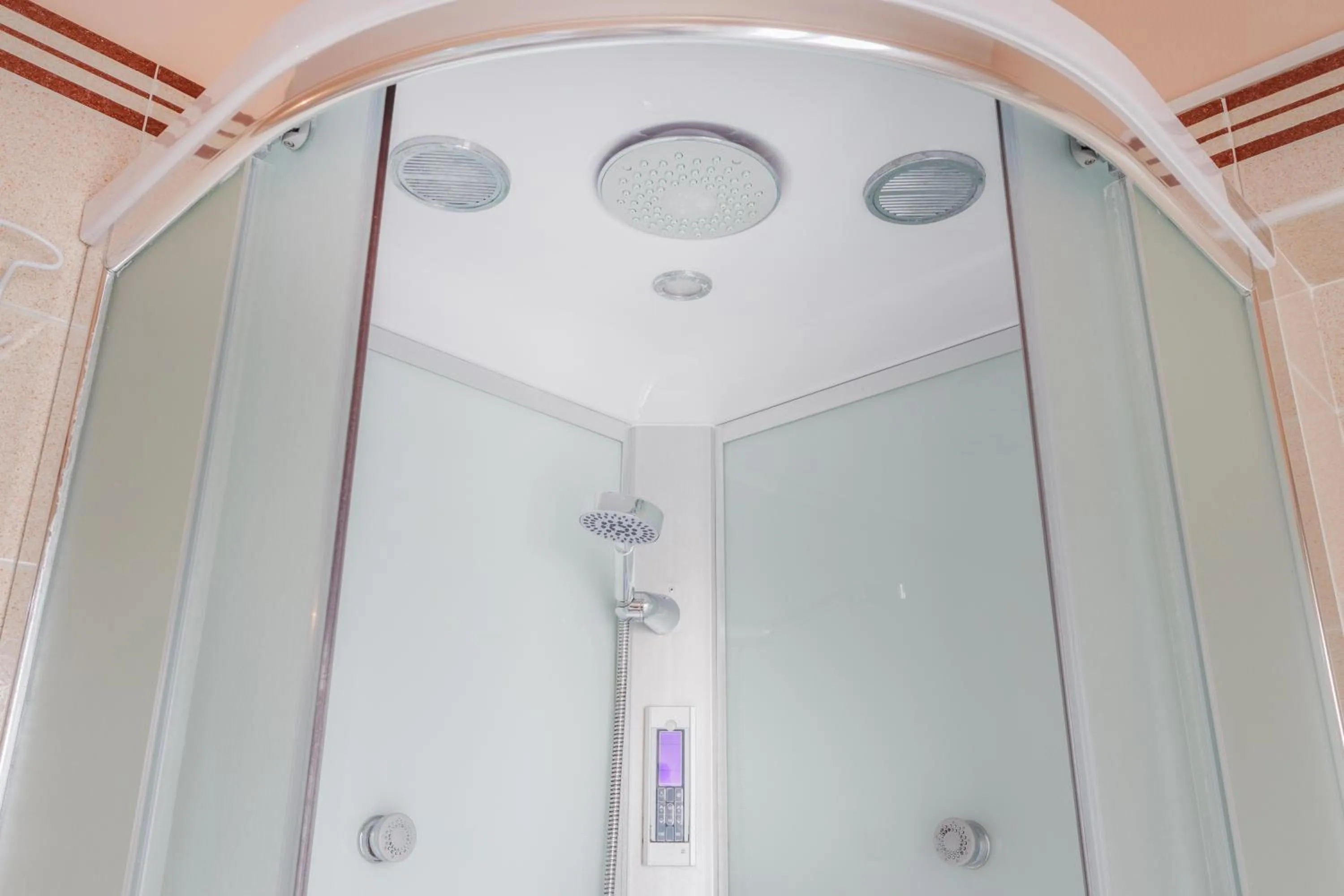 OPERA et LOVE - 200m dall'Arena con convenzione per Parcheggio e Colazione in pasticceria adiacente