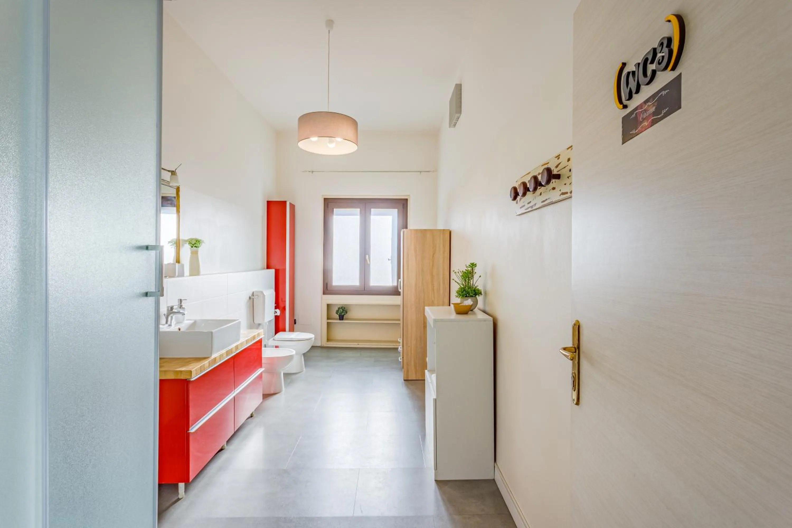 Bed in OPERA et LOVE - 200m dall'Arena con convenzione per Parcheggio e Colazione in pasticceria adiacente