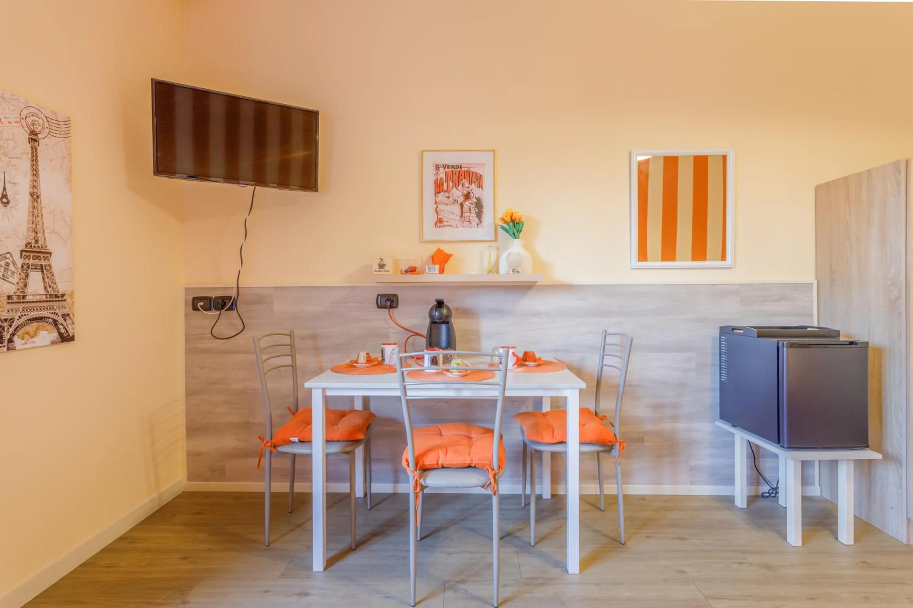 OPERA et LOVE - 200m dall'Arena con convenzione per Parcheggio e Colazione in pasticceria adiacente