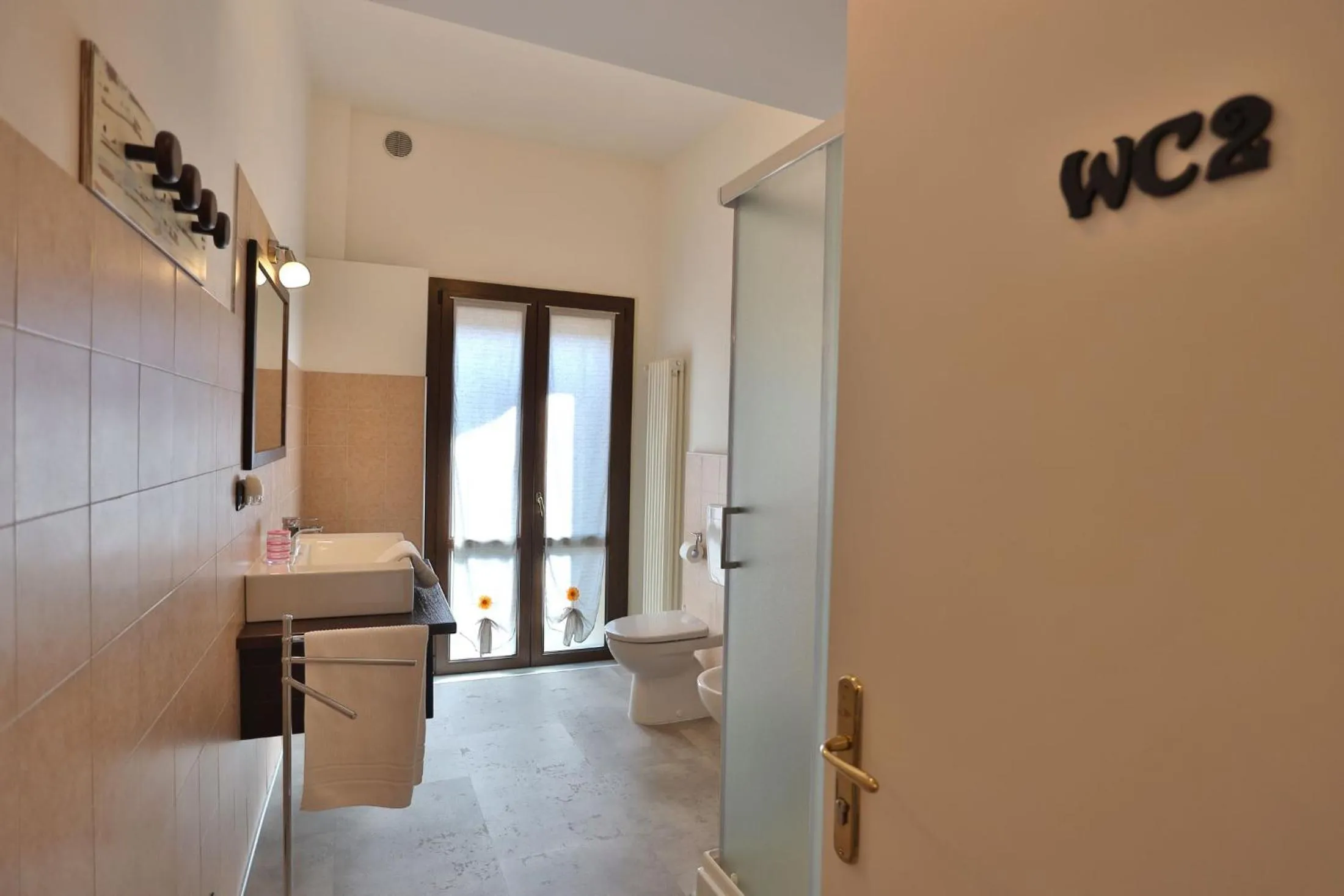 Toilet in L'OPERA ROOMS