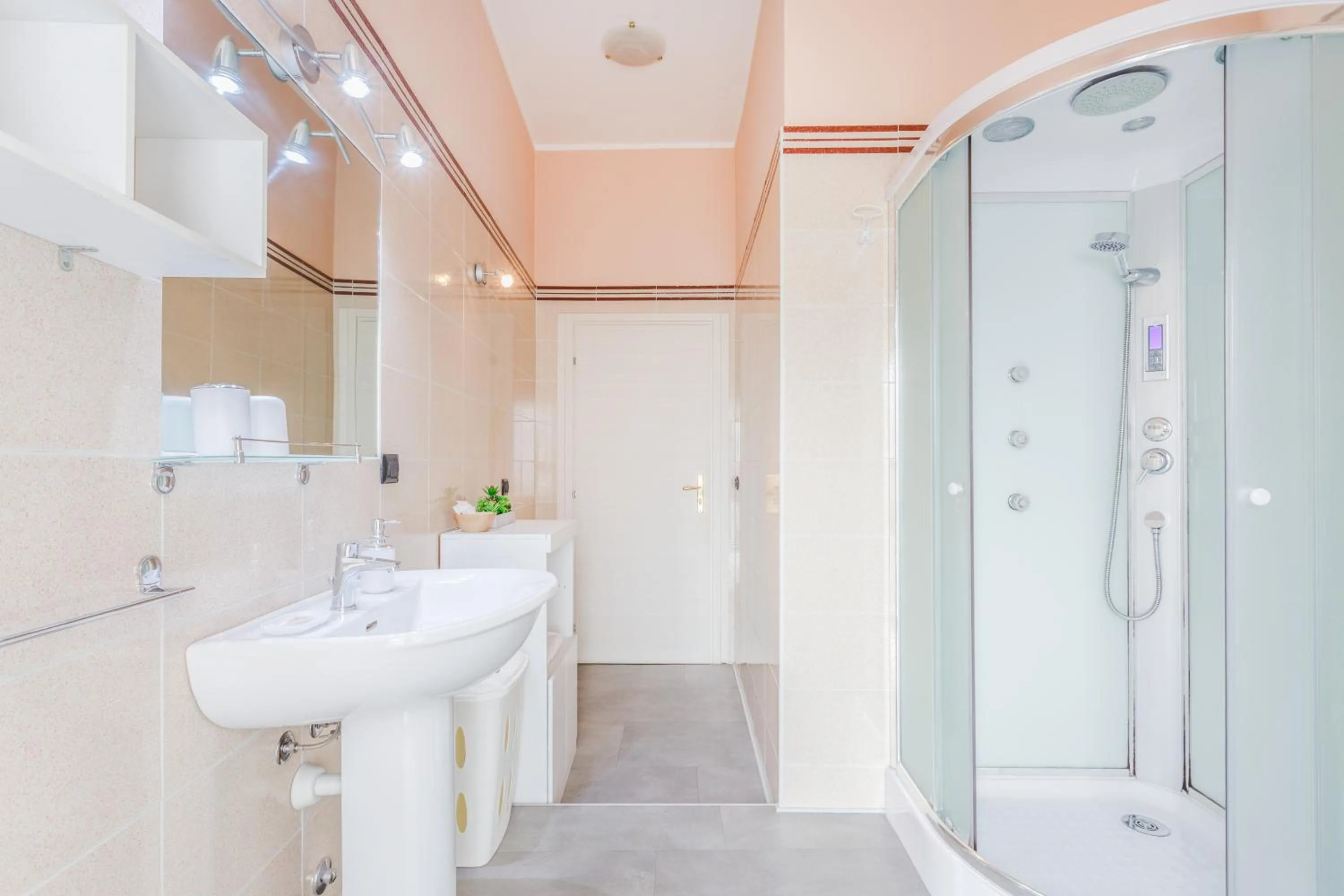 OPERA et LOVE - 200m dall'Arena con convenzione per Parcheggio e Colazione in pasticceria adiacente