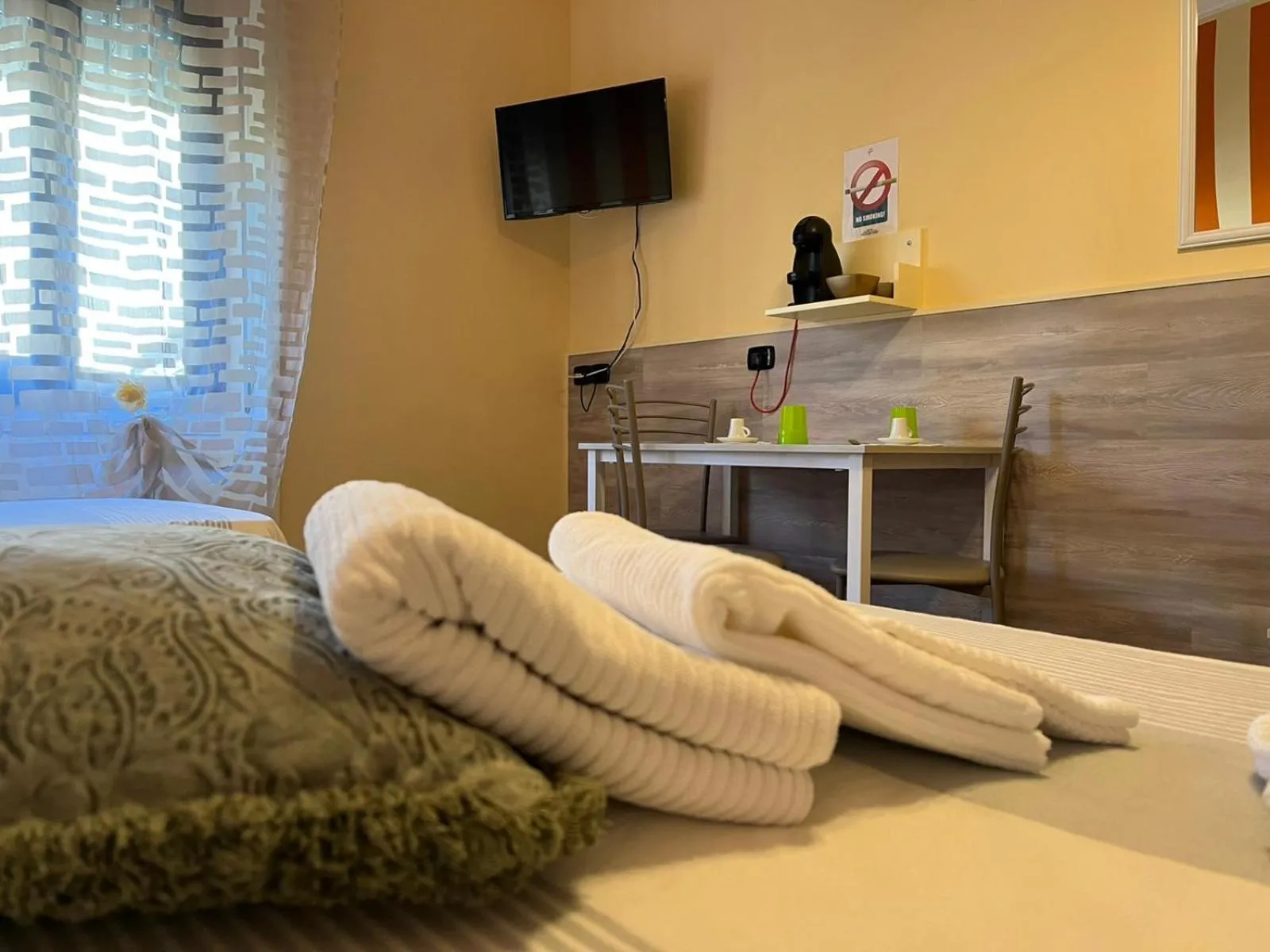 Photo of the whole room, Bed in L'OPERA ROOMS