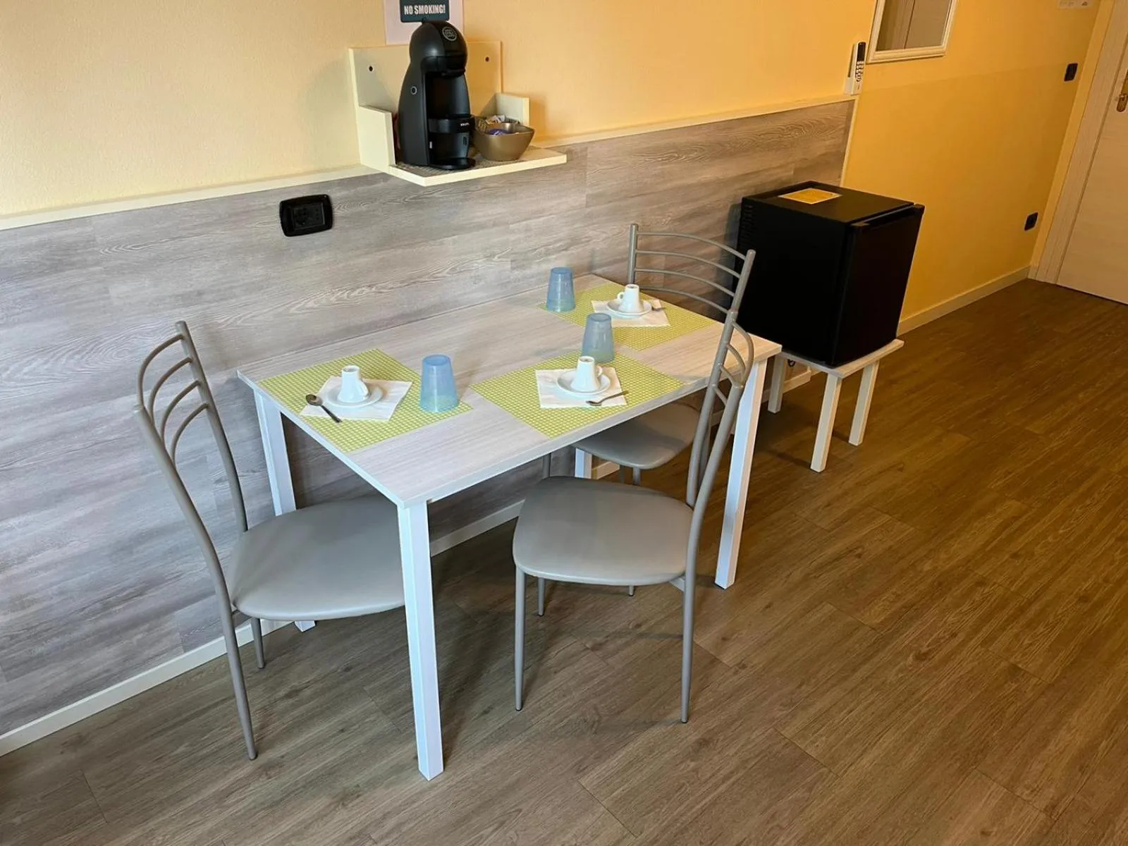 Coffee/tea facilities in L'OPERA ROOMS