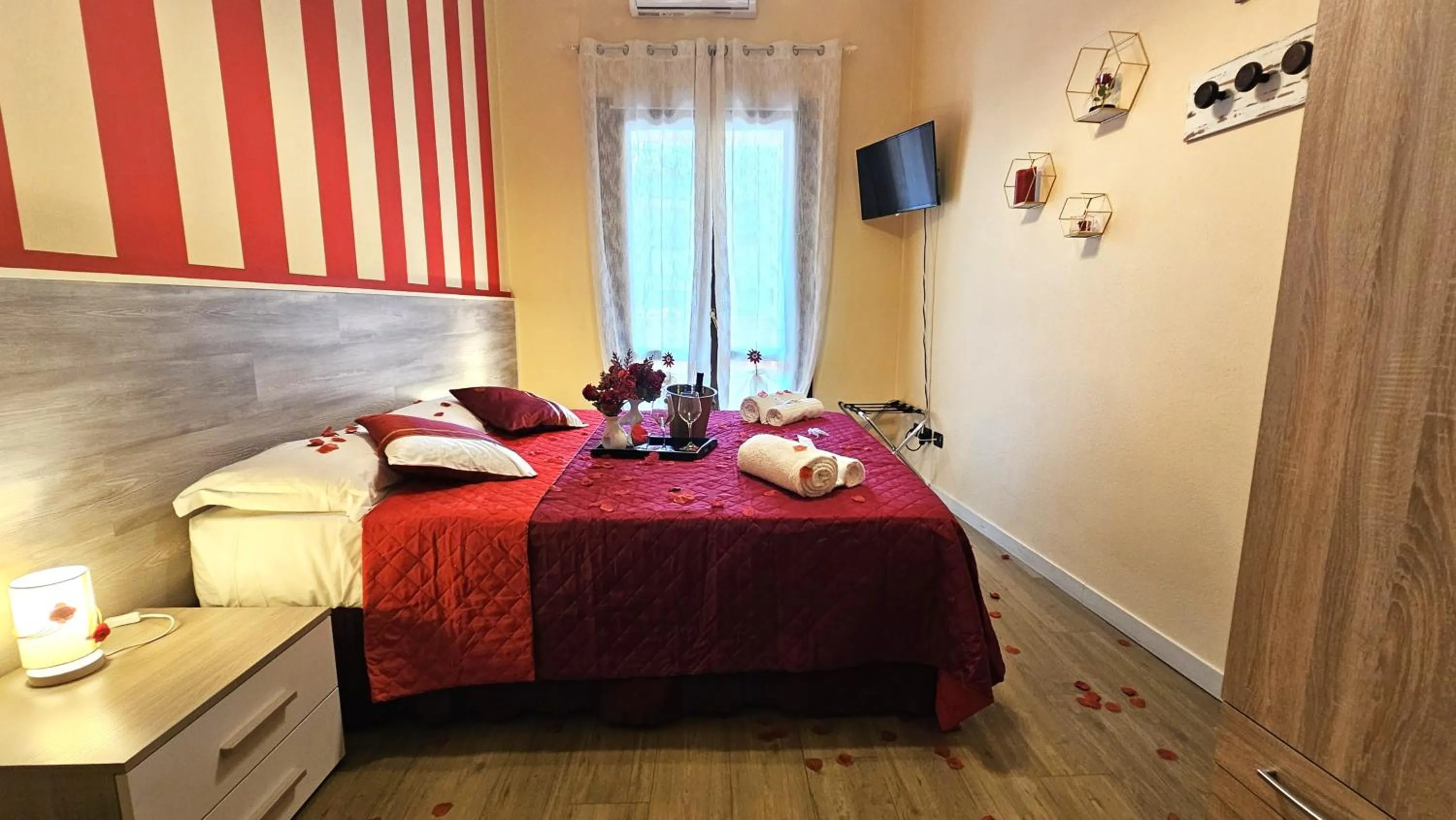 Bed in Opera et Love