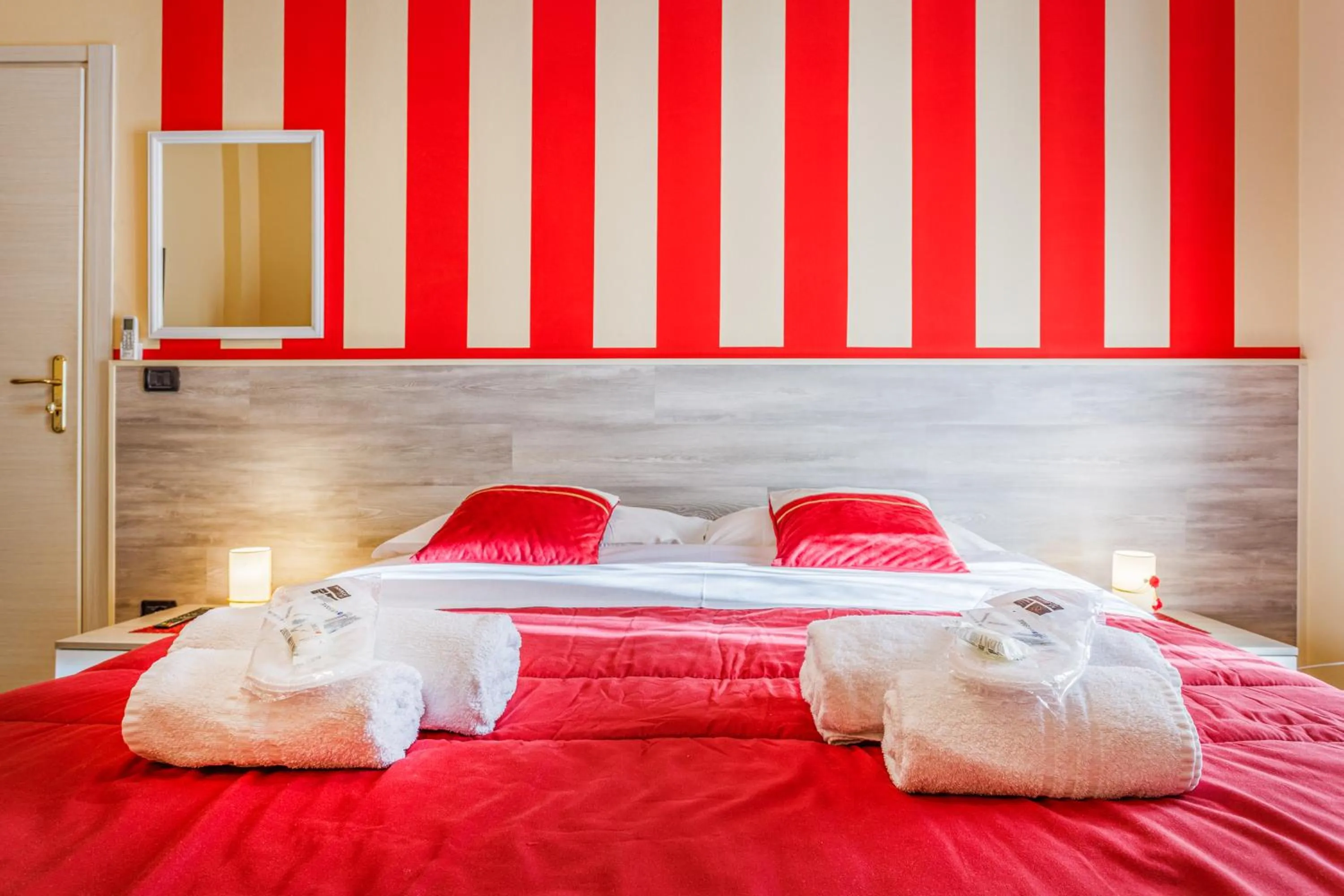 Bed in OPERA et LOVE - 200m dall'Arena con convenzione per Parcheggio e Colazione in pasticceria adiacente