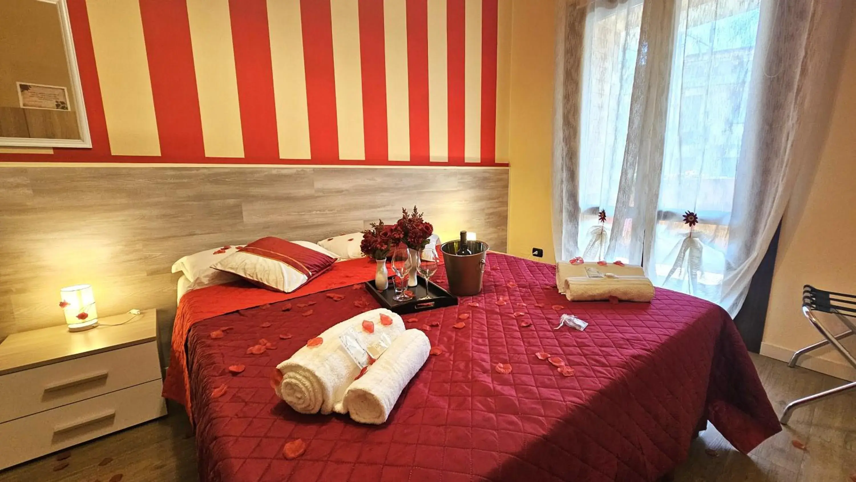 Double Room with Private External Bathroom in OPERA et LOVE - 200m dall'Arena con convenzione per Parcheggio e Colazione in pasticceria adiacente Double Room with Private External Bathroom in OPERA et LOVE - 200m dall'Arena con convenzione per Parcheggio e Colazione in pasticceria adiacente